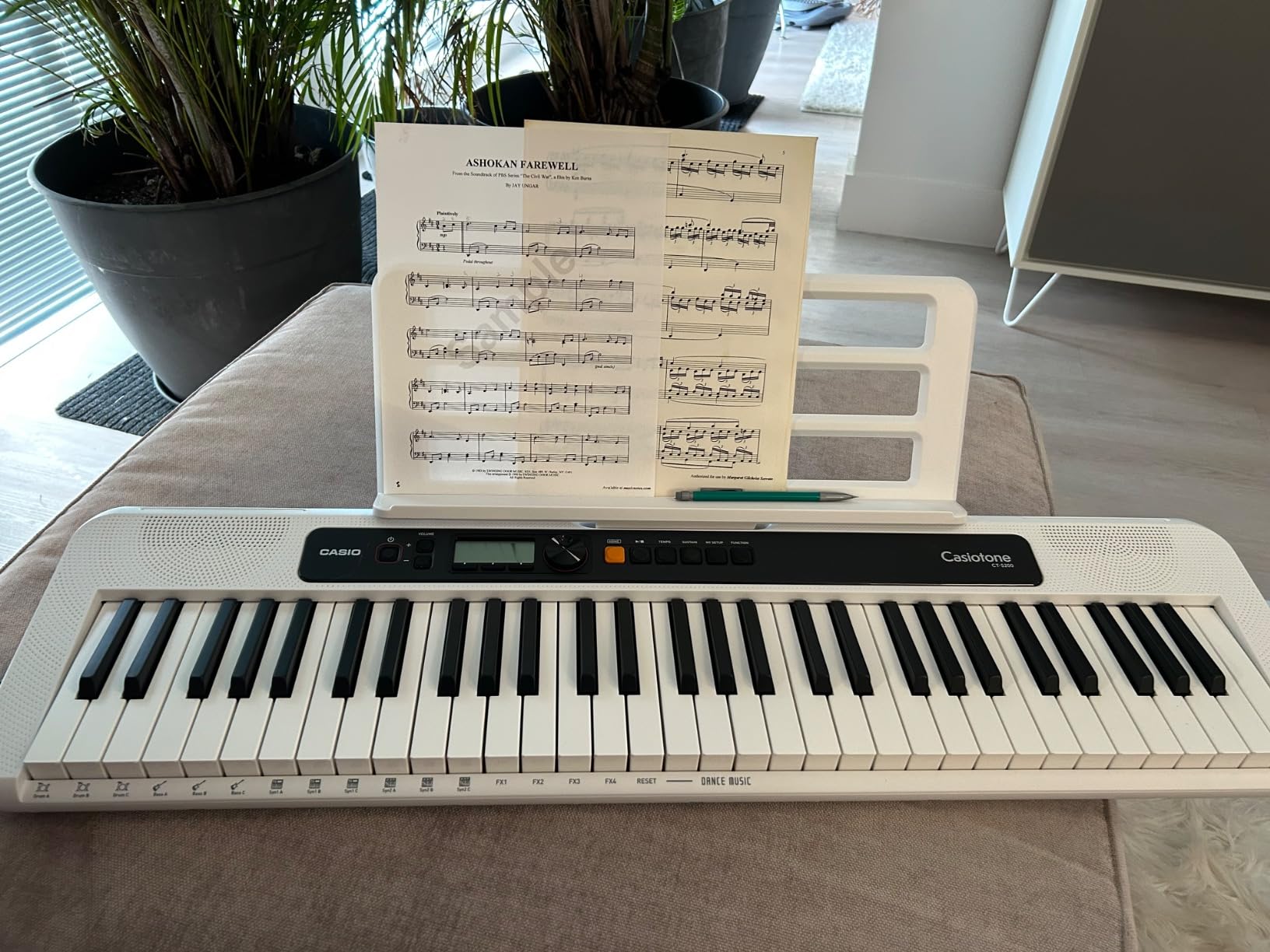 Casio Casiotone CT-S200 - 61-Key Portable Keyboard for Beginners | 400 Tones, 77 Rhythms, LCD Display, Dance Music Mode, USB-MIDI, Stereo Speakers | Includes Power Supply & Music Rest | Black customer photo 2