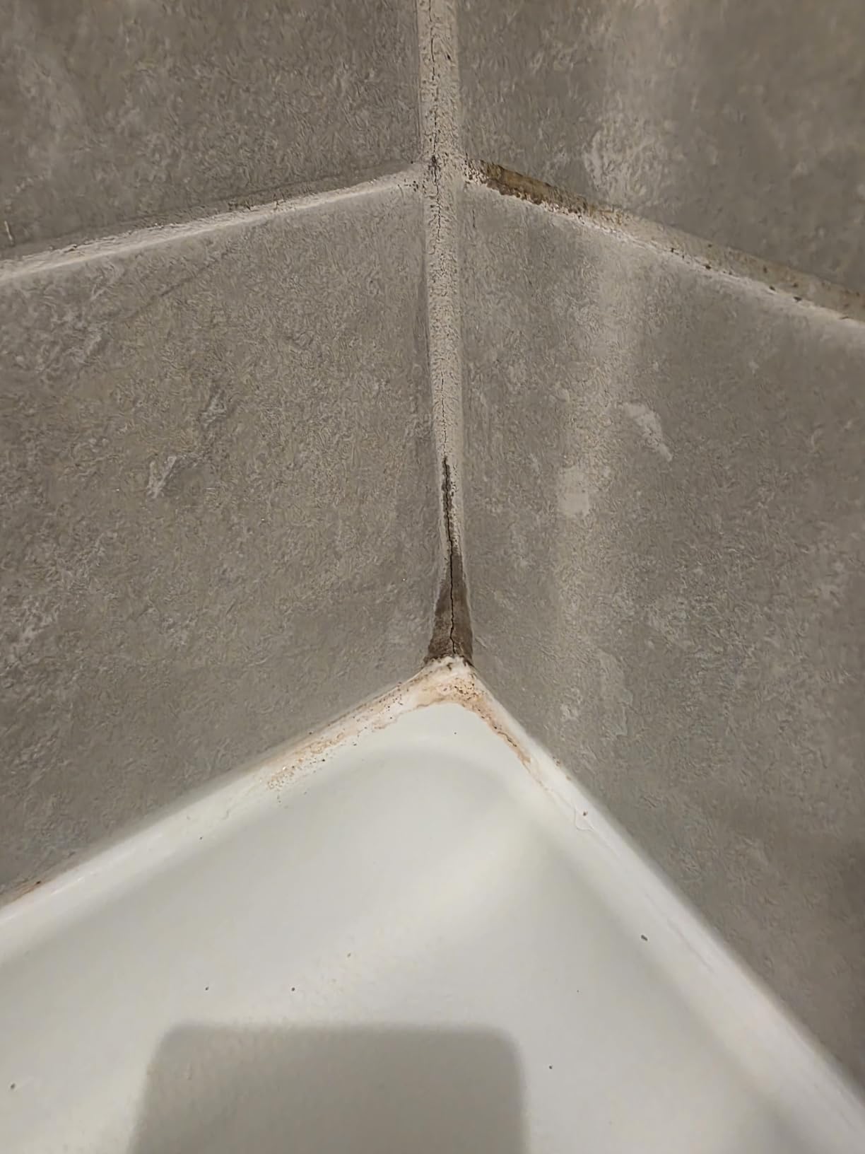 Rubbermaid Reveal Power Scrubber with Multi-Purpose & Grout Head customer photo 1