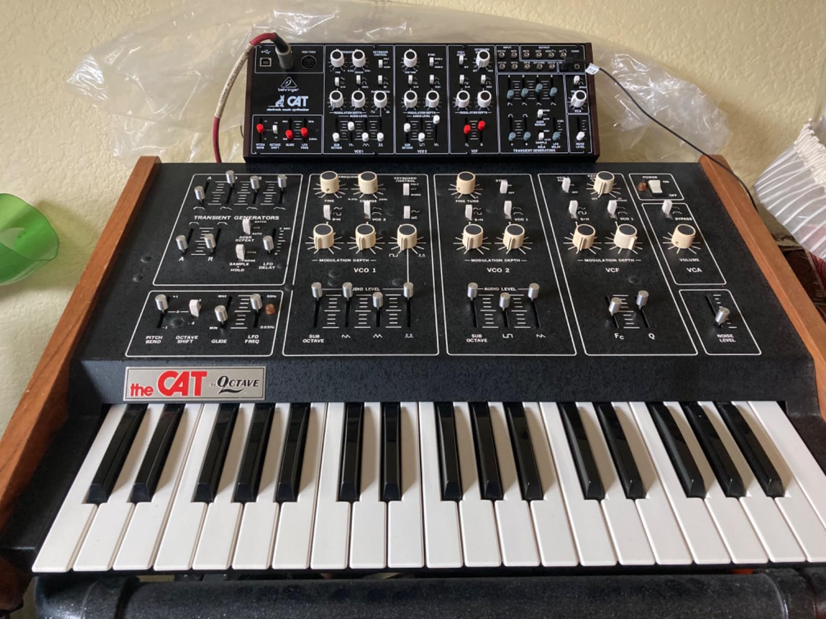 Behringer CAT Legendary Paraphonic Analog Synthesizer with Dual VCOs, 4 Mixable Waveforms, External Signal Processor, 16-Voice Poly Chain and Eurorack Format customer photo 2