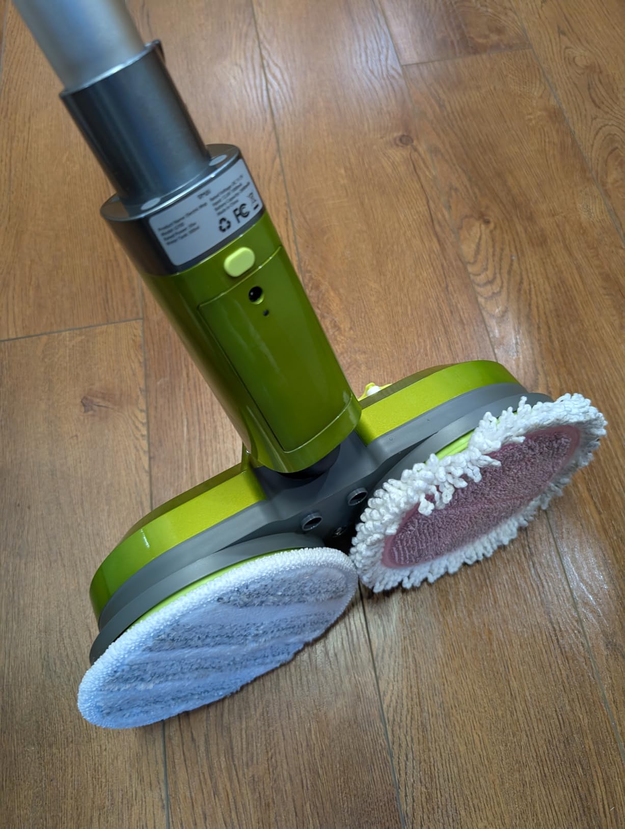 VMAI Cordless Electric Mop with Water Spray & Detachable Battery, Rechargeable Floor Spin Mop & Scrubber with LED Headlights, Washable Pads, Lightweight for Hardwood Tile Marble Floor Cleaning customer photo 2