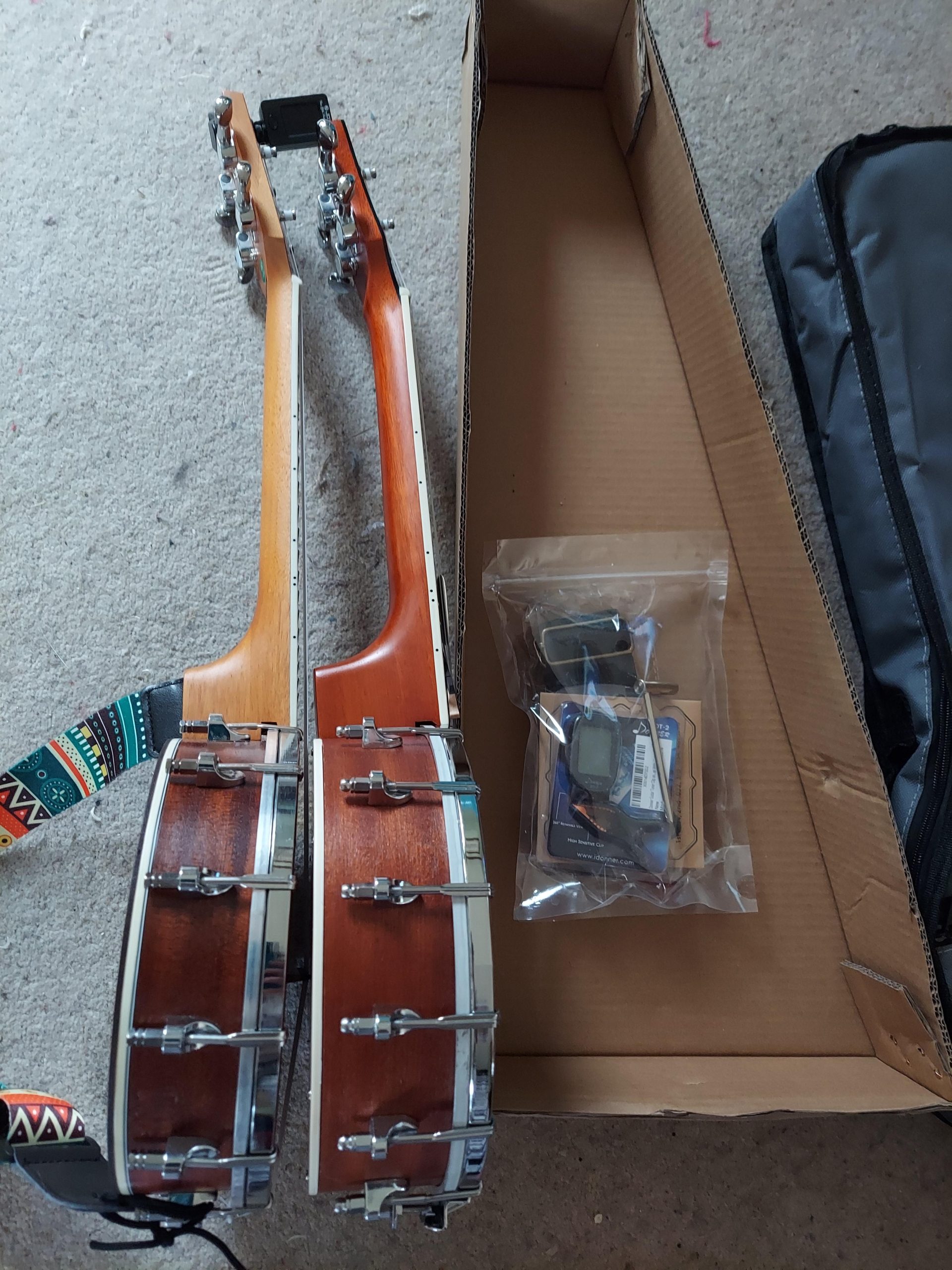 Donner Banjolele 4 String Banjo Ukulele Kit for Adult Beginner with Banjo Tuners Gig Bag Picks 23 Inch Sapele customer photo 1