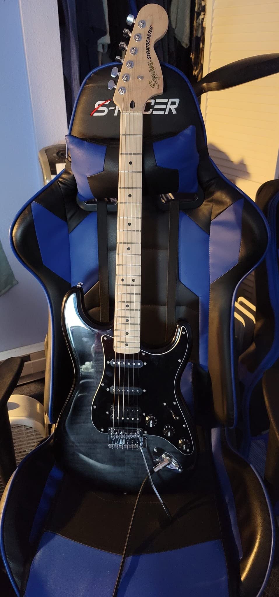 Squier Affinity Series Stratocaster FMT Electric Guitar, Black Burst, Maple Fingerboard customer photo 2