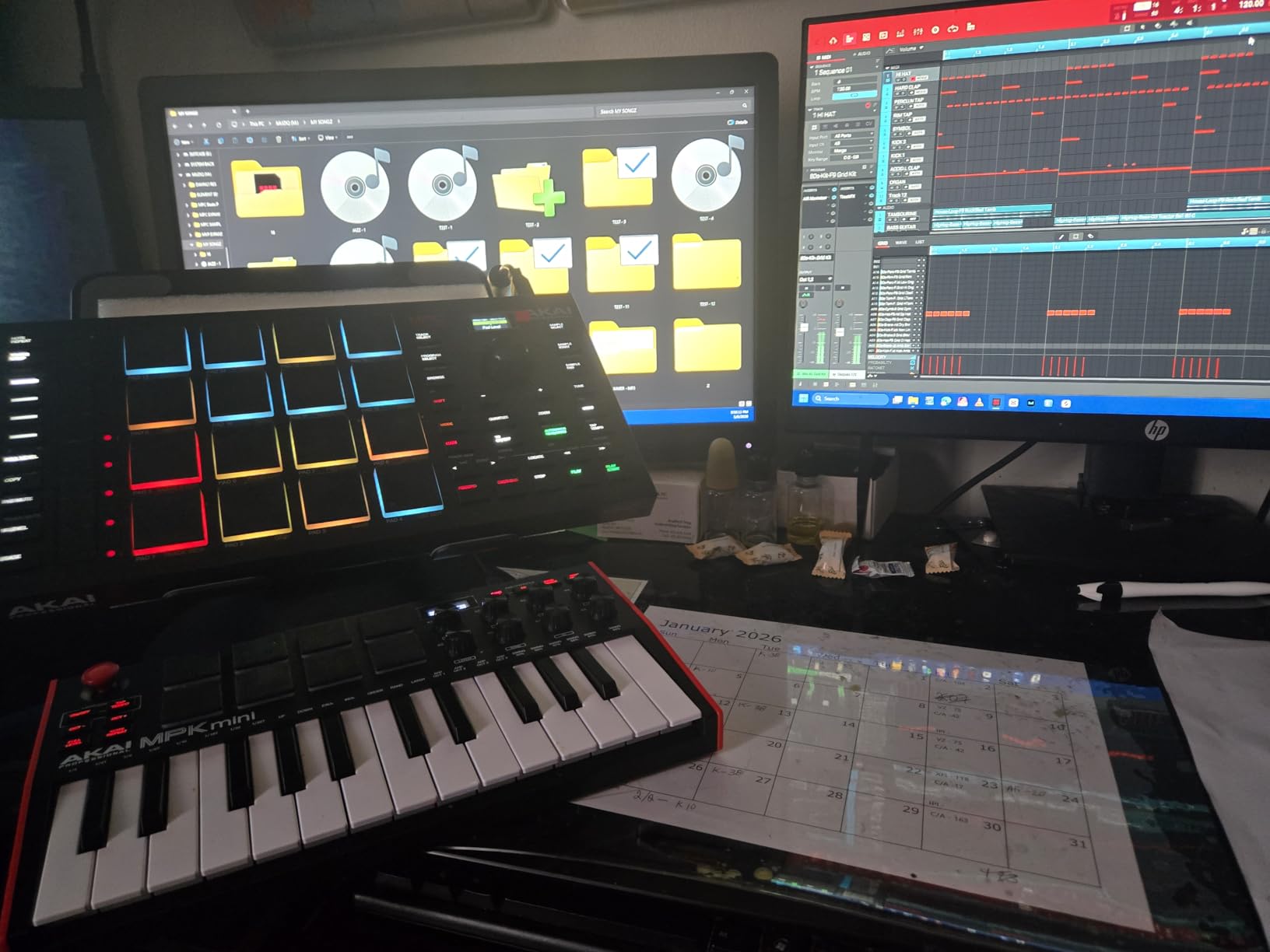 Akai Professional MPC Studio MIDI Controller Beat Maker with 16 RGB Pads customer photo 2