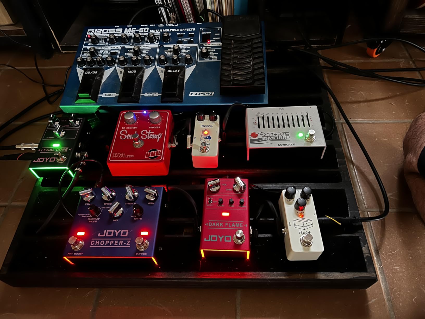 JOYO Modern High-Gain Distortion Guitar Pedal, Analog Circuit with 3-Band EQ & Dark/Bright/OFF Modes, True Bypass (Dark Flame R-17) customer photo 1