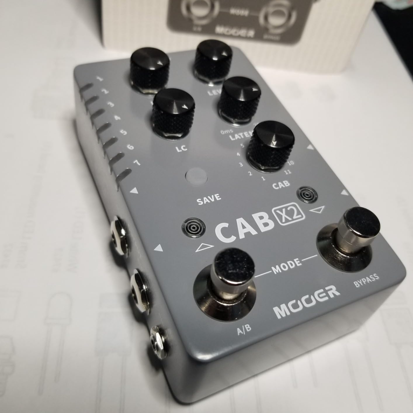 MOOER Digital Preamp Pedal Guitar Effects Pedal with 14 Preamp Models 3 Global Cabinet Simulation Files (X2) customer photo 2