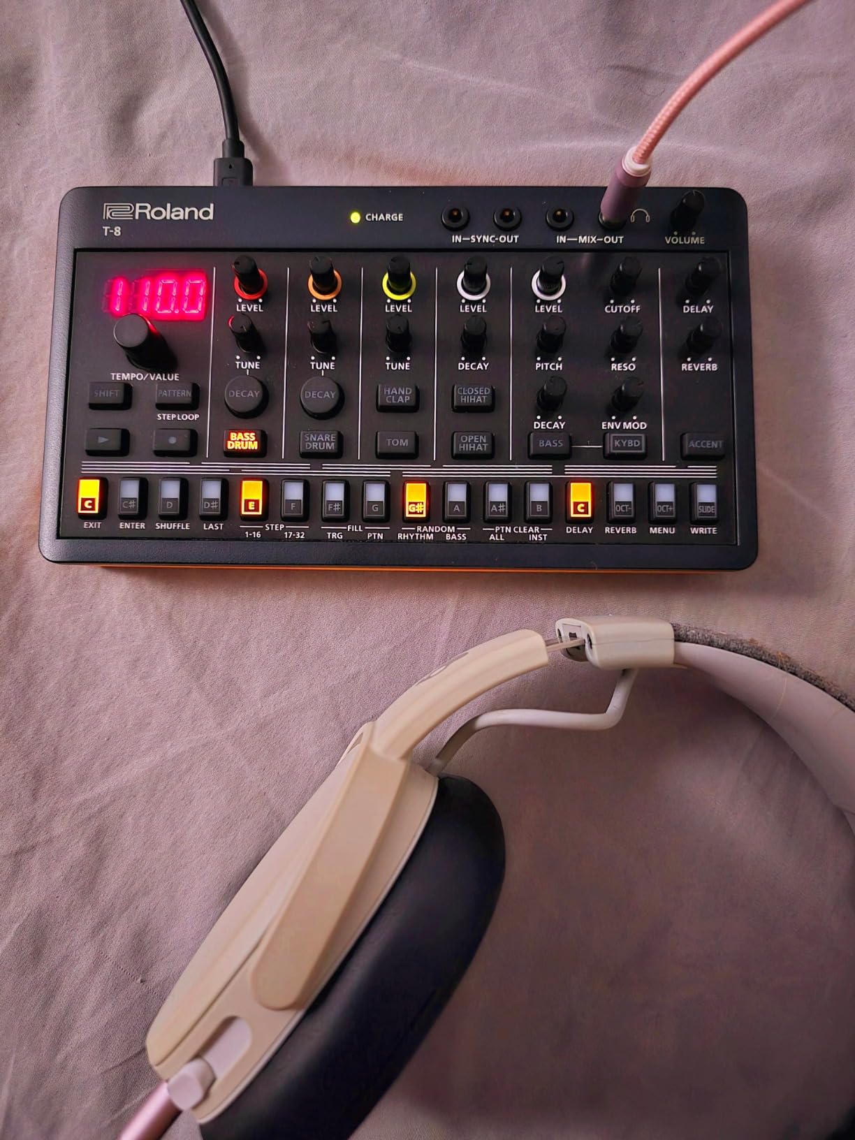 Roland AIRA Compact T-8 BEAT MACHINE | Ultra-Portable Rhythm and Bass Machine with Genuine Roland Sounds | TR-REC Drum Sequencer customer photo 1