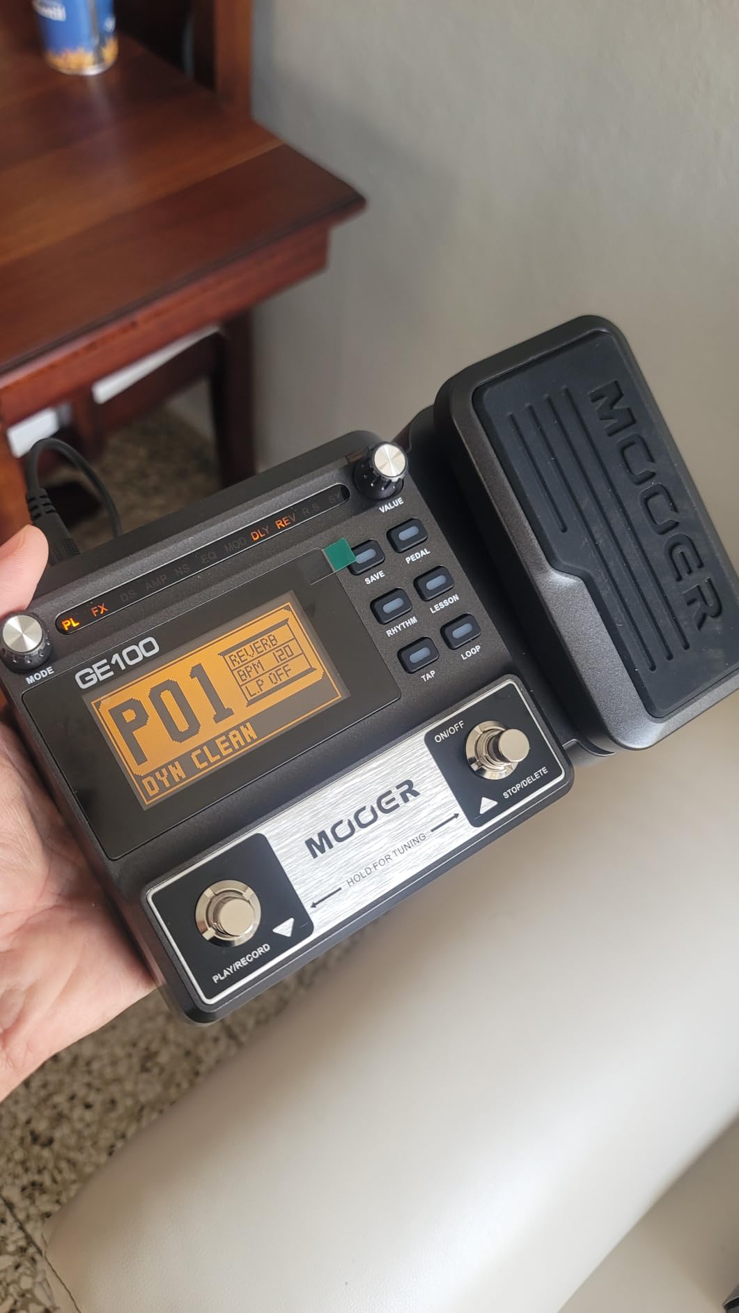 MOOER GE100 Multi-Effects Guitar Pedal with 80 Presets, 66 Effects, Loop and 40 Drum Rhythm, Expression Volume Wah Pedal, Tap Tempo, Headphone Out, LED Screen, Tuner customer photo 2