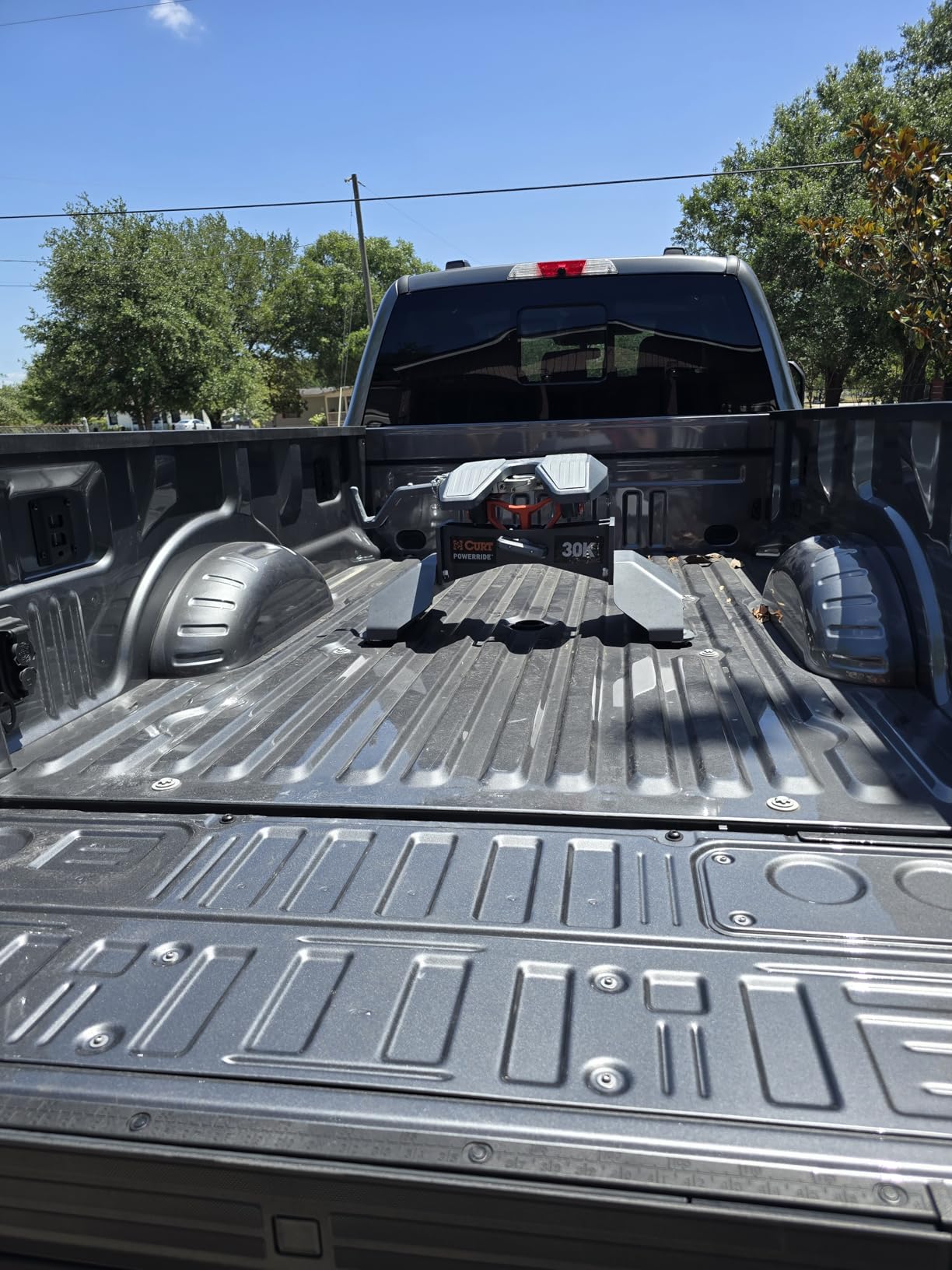 CURT 16600 CrossWing Lightweight 5th Wheel Hitch, 20,000 lbs. customer photo 1