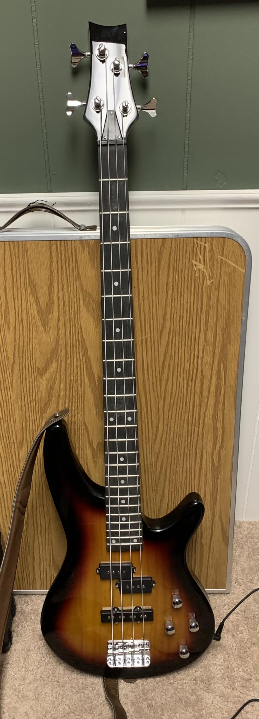 Ktaxon Electric Bass Guitar 4 String Bass Guitar with 20 Watt Amplifier, PJ Type Pickup, Naturally air-dried Maple Neck, Rosewood Fretboard, Basswood Body (Black) customer photo 1