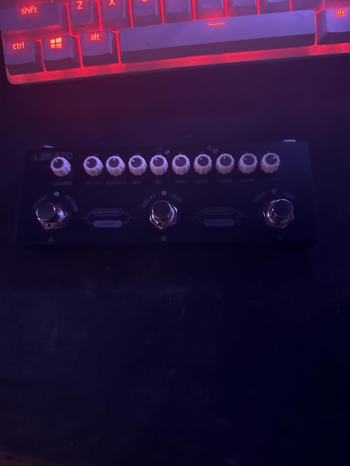 LEKATO Multi Effects Pedal for Acoustic Guitar, with IR Loading 9 AMP Models, Acoustic Multi Effects Processor, Bluetooth 5.0, Recording, Built-in Battery customer photo 1