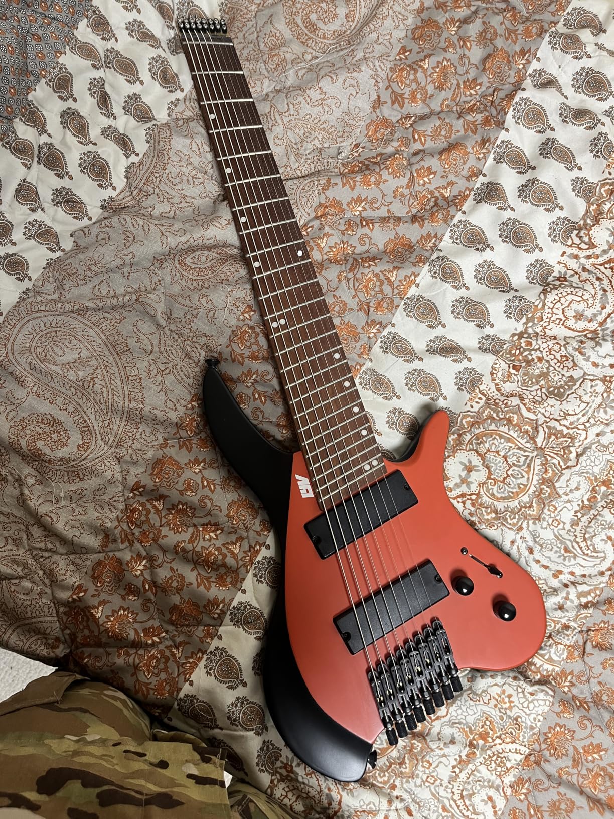 IYV IEHLFF8-300 Multi-Scale Headless 8 String Electric Guitar, Red Black customer photo 2