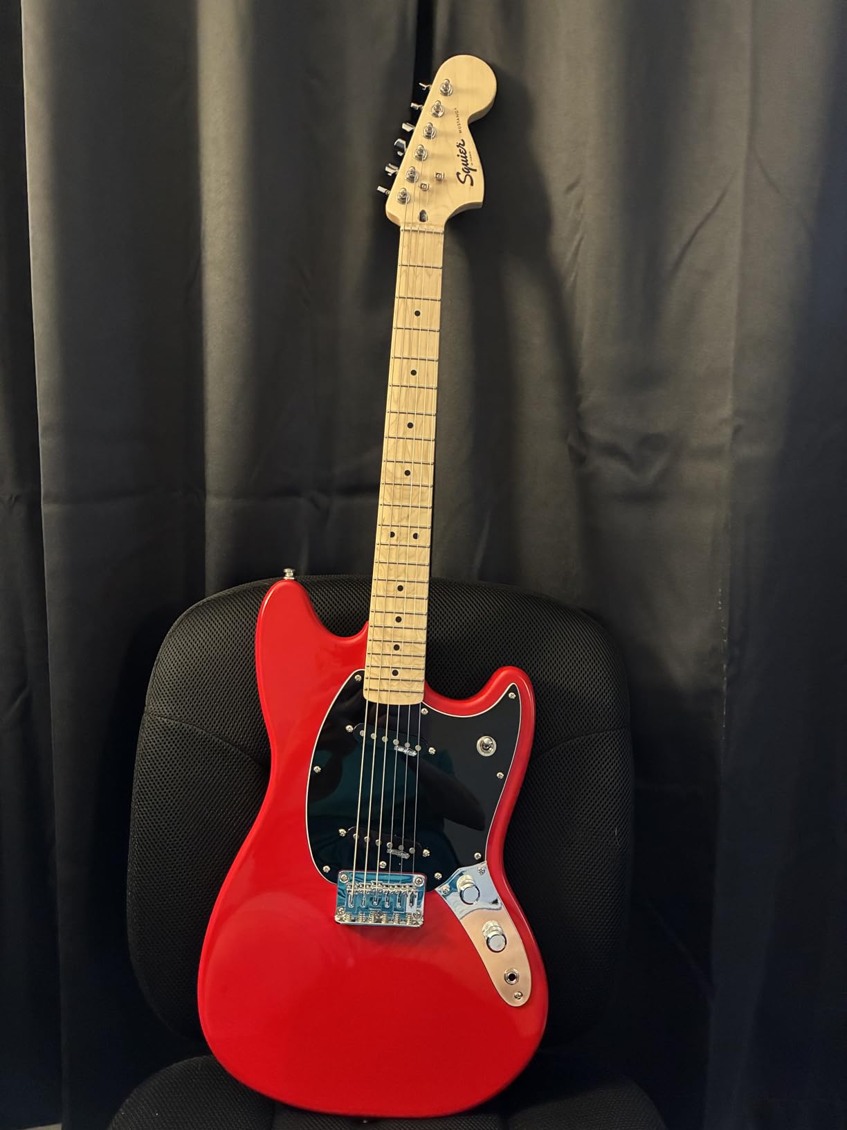 Squier Sonic Mustang Electric Guitar, Torino Red, Maple Fingerboard customer photo 2
