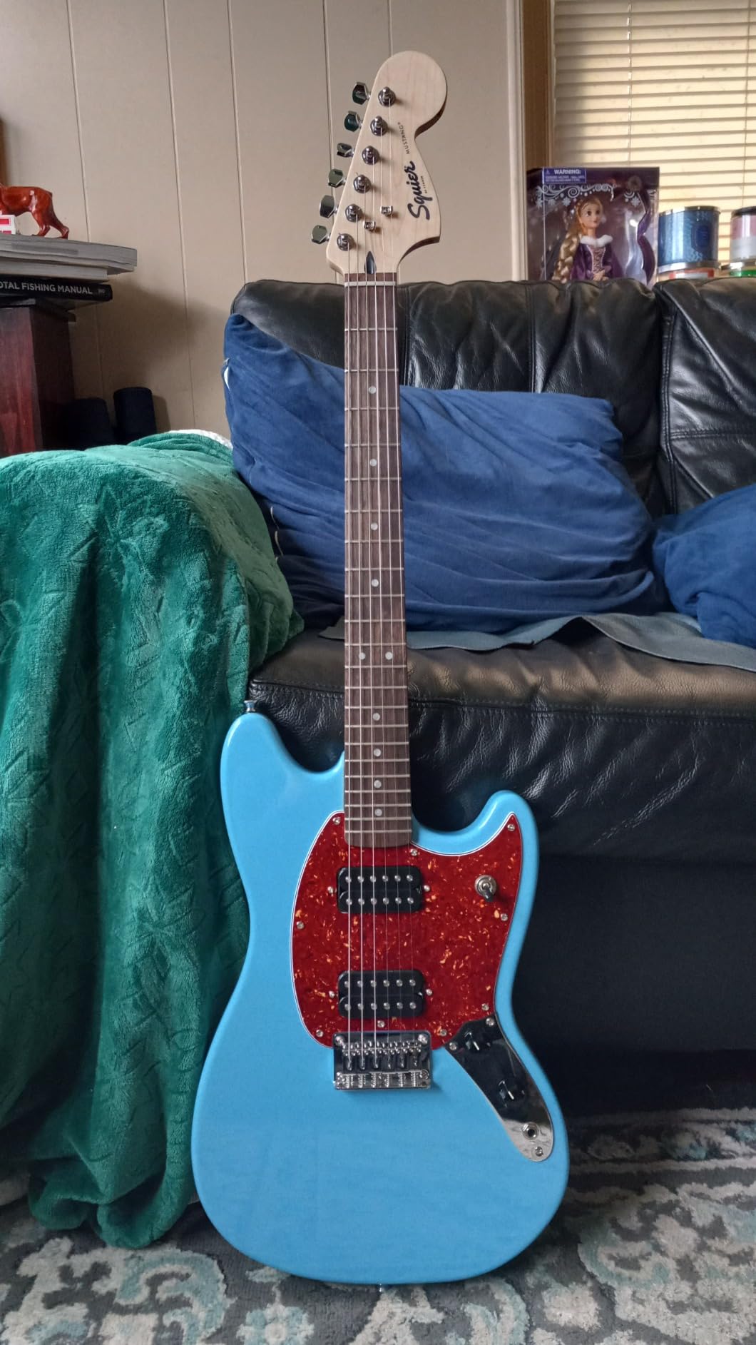 Squier Sonic Mustang Electric Guitar, California Blue, Laurel Fingerboard customer photo 2