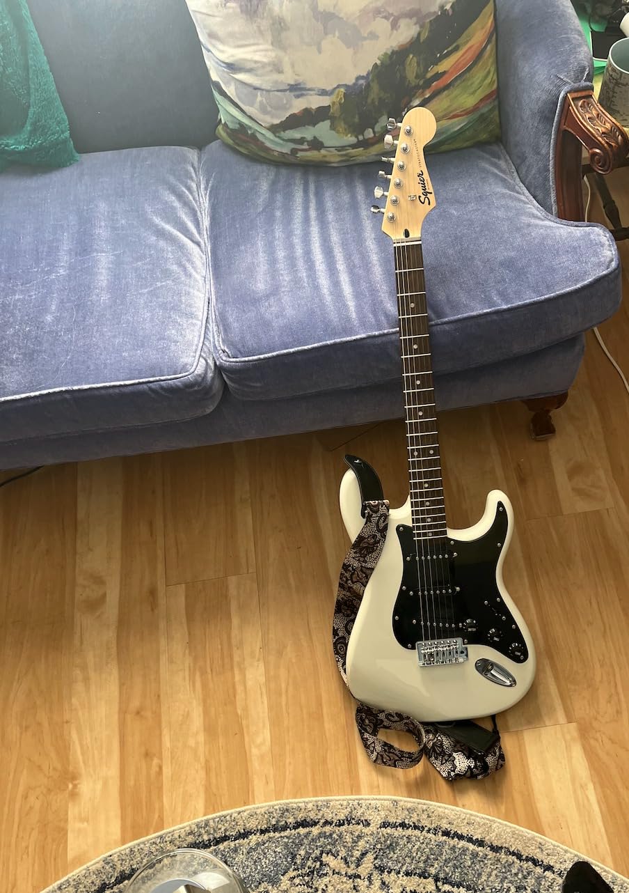 Squier Sonic Stratocaster Electric Guitar, Black, Maple Fingerboard, Black Pickguard customer photo 2
