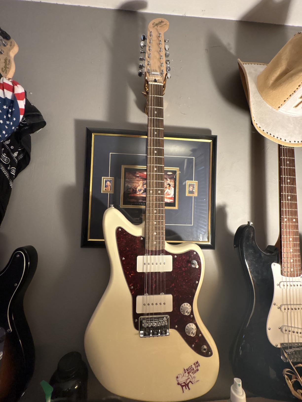 Squier Paranormal Jazzmaster XII, Laurel Fingerboard, Tortoiseshell Pickguard, Olympic White customer photo 1