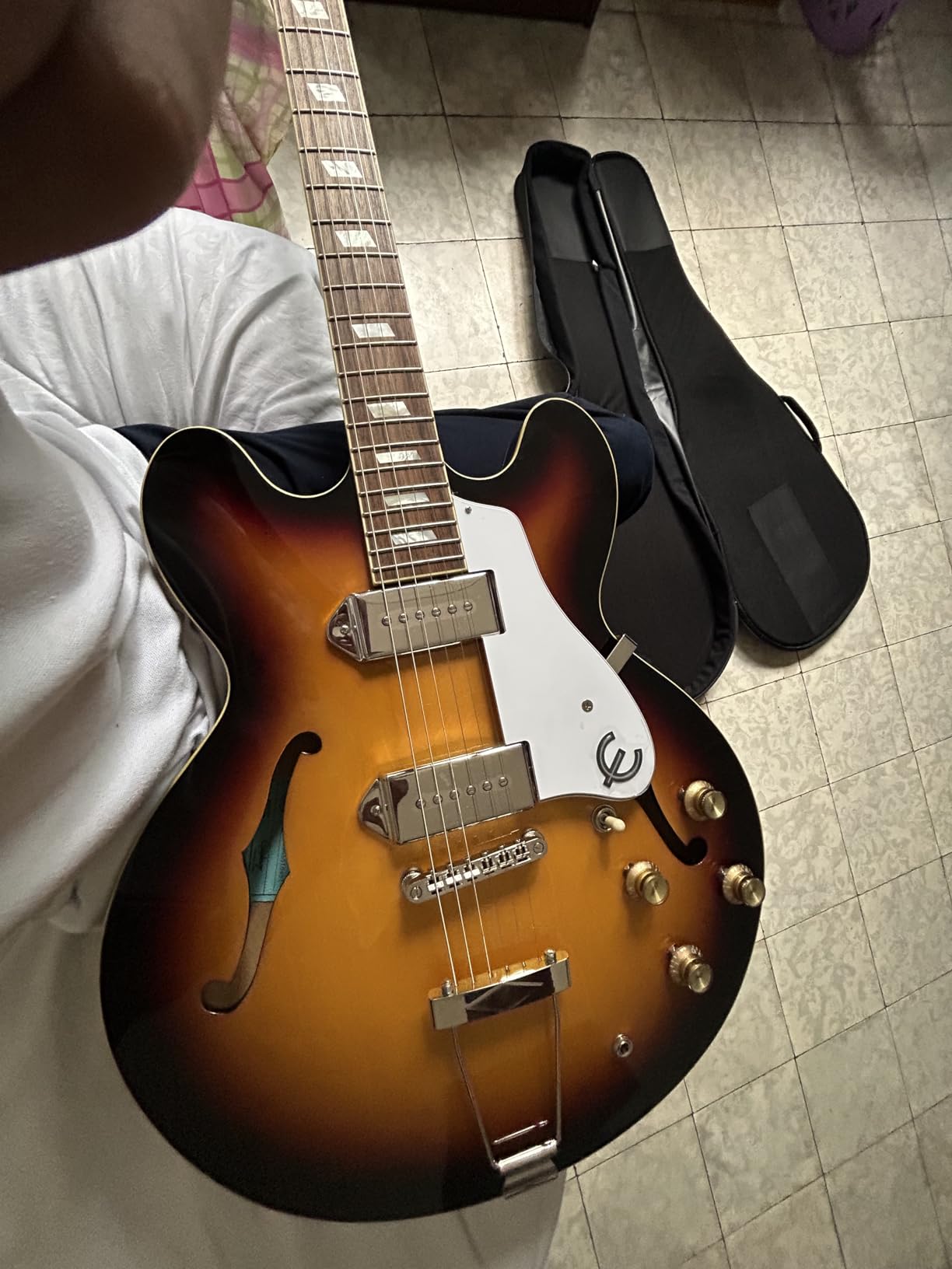 Epiphone Casino Archtop Hollowbody, Vintage Sunburst customer photo 2