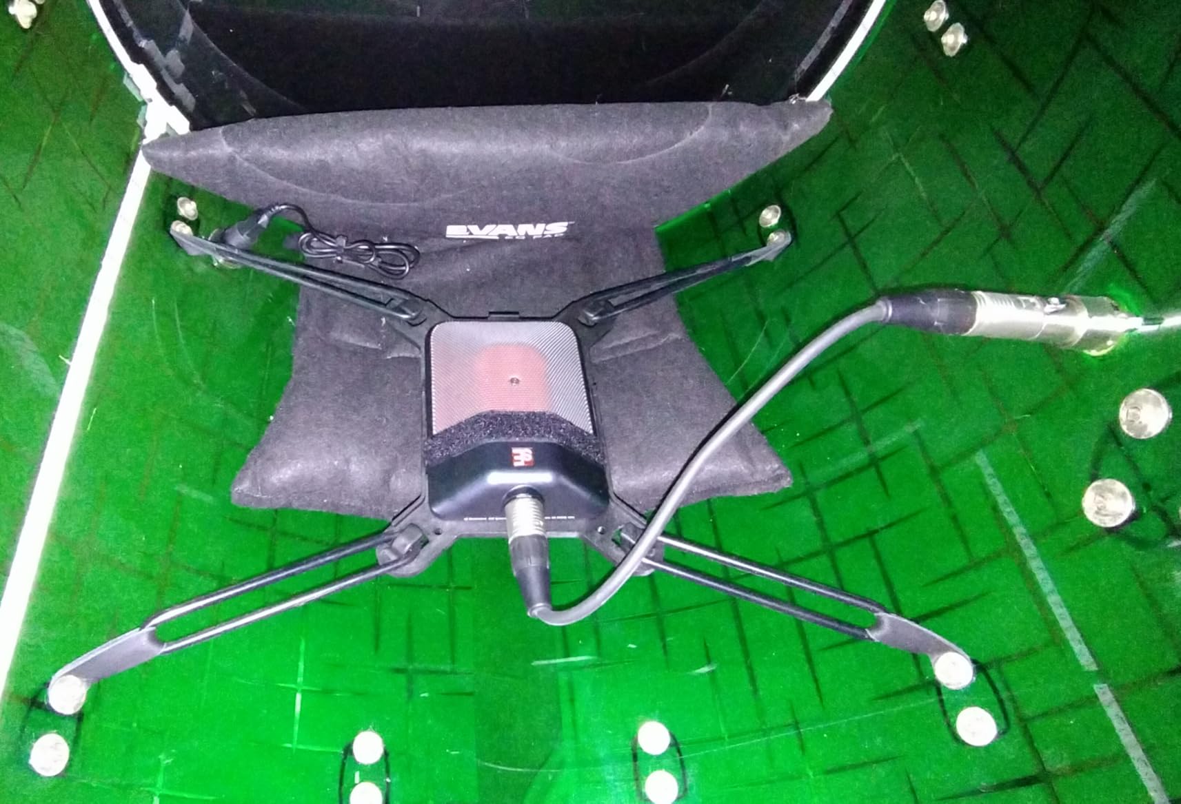SE ELECTRONICS BL8 Half-Cardioid Boundary Microphone for Kick Drums, Grand Piano, Ambience, Room & Stage Floor Miking & More - Professional Boundary Mic with Rugged Build customer photo 1