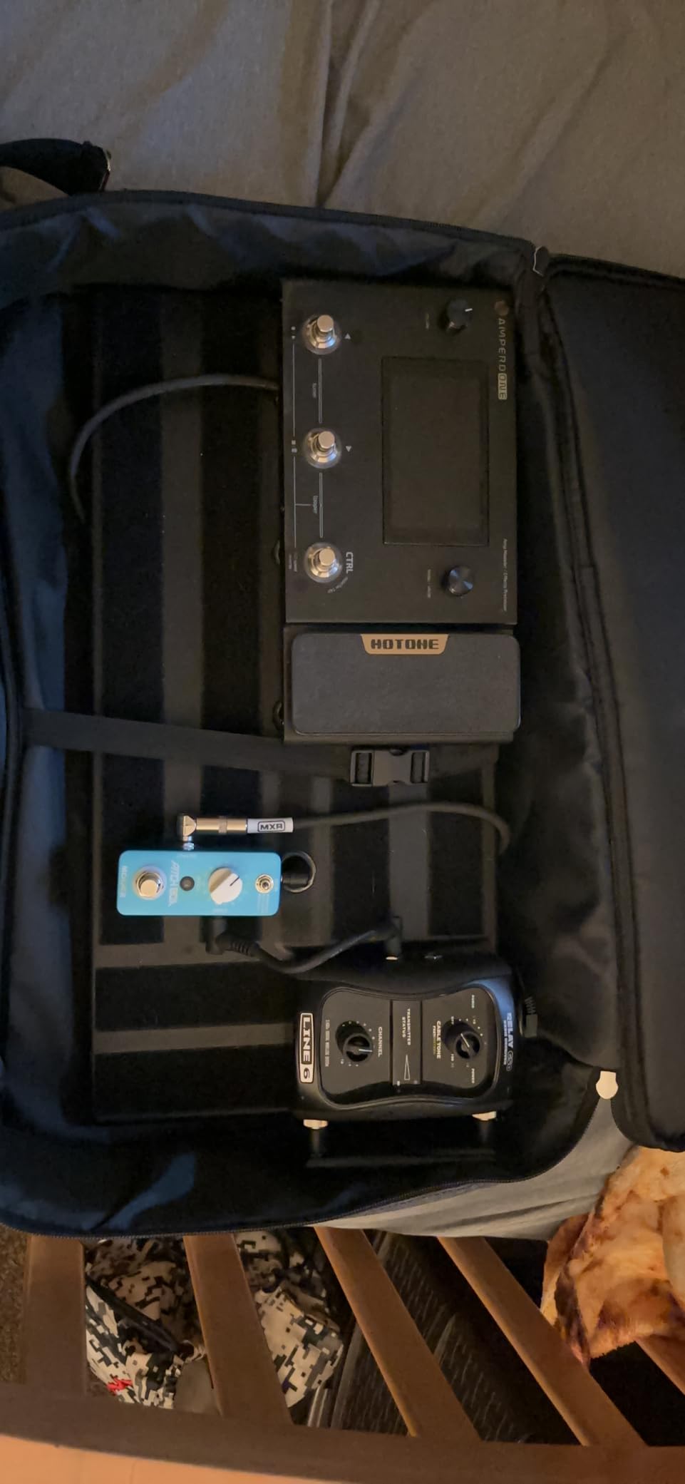 GHOSTFIRE Guitar Pedal Board Bag Effect Pedalboard Bag Accessory Storage Bag Carry Case 23.6x13.4x4.7in customer photo 1