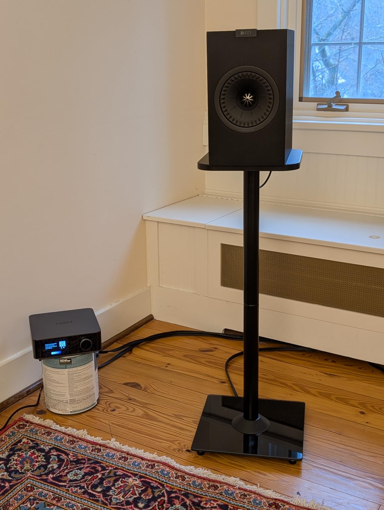 ELIVED Universal Speaker Stand Pair, 31 Inch Height Bookshelf Speaker Stands for Satellite Speaker Large Speaker Up to 22 lbs, Surround Sound Speaker Stand with Cable Management, Black customer photo 2