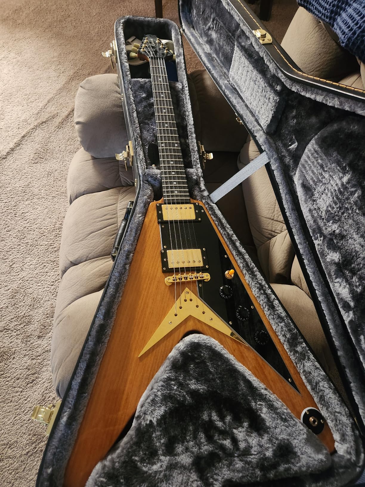Epiphone Inspired by Gibson Custom 1958 Flying V, Aged Natural with Black Pickguard and Hard Case customer photo 1