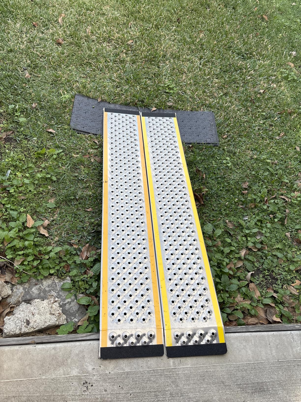VNN Aluminum Shed Ramp 2PCS - 4' Long Loading Ramp for Riding Mower, Lightweight Sturdy Anti-Slip Ramps with Punch Plate Surface, 880 lbs Capacity for Lawn Mowers, ATV, Motorcycle customer photo 1