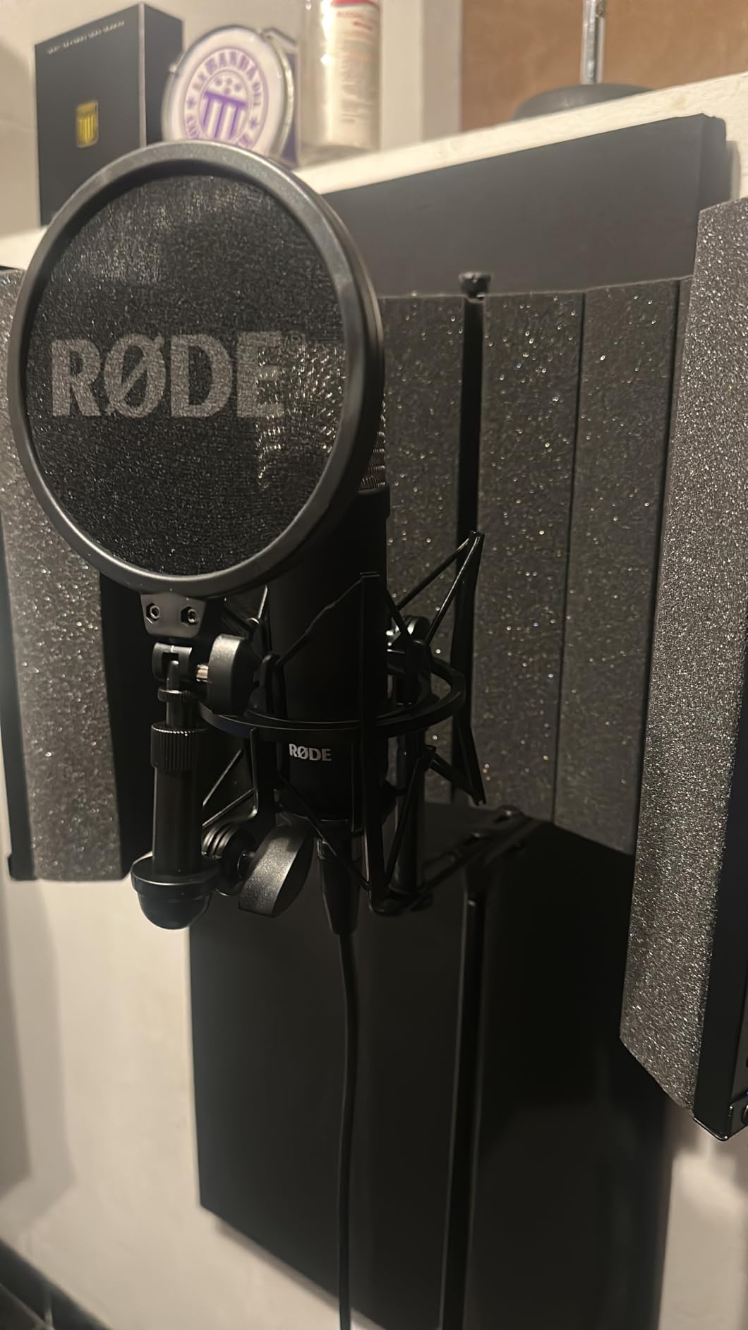Rode NT1 Signature Series Large-Diaphragm Condenser Microphone with Shock Mount, Pop Filter and XLR Cable customer photo 1