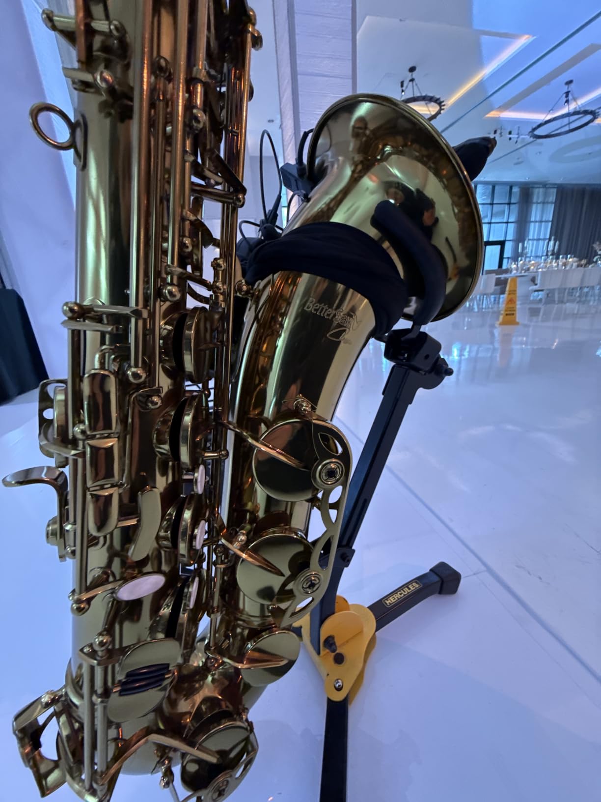 BetterSax Classic Tenor Saxophone - Professional-Grade Instrument with Dark Gold Lacquer Finish - Complete Kit for Beginners and Pros customer photo 2