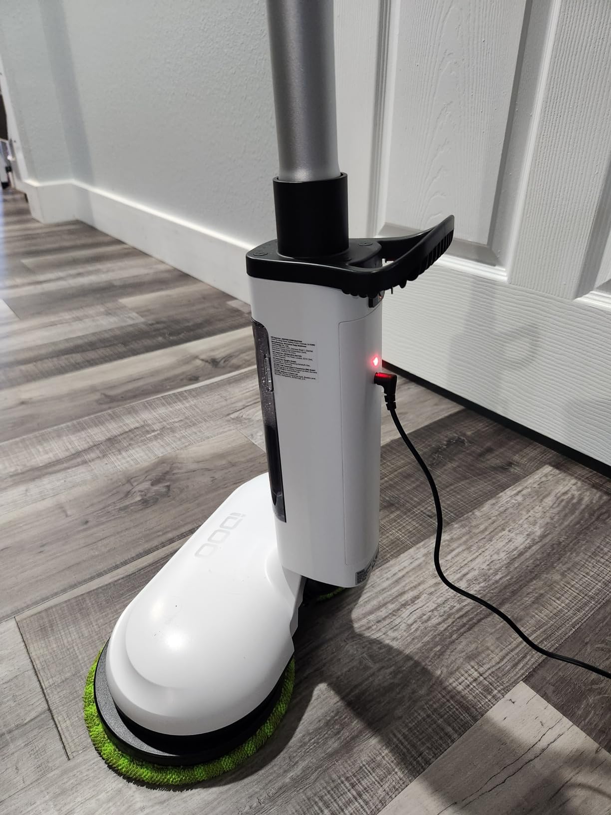 iDOO Cordless Electric Mop, Rechargeable Spin Mop with Water Spray & LED Headlight, Quiet Self Propelled Floor Cleaner, Lightweight Floor Scrubber for All Floors customer photo 1