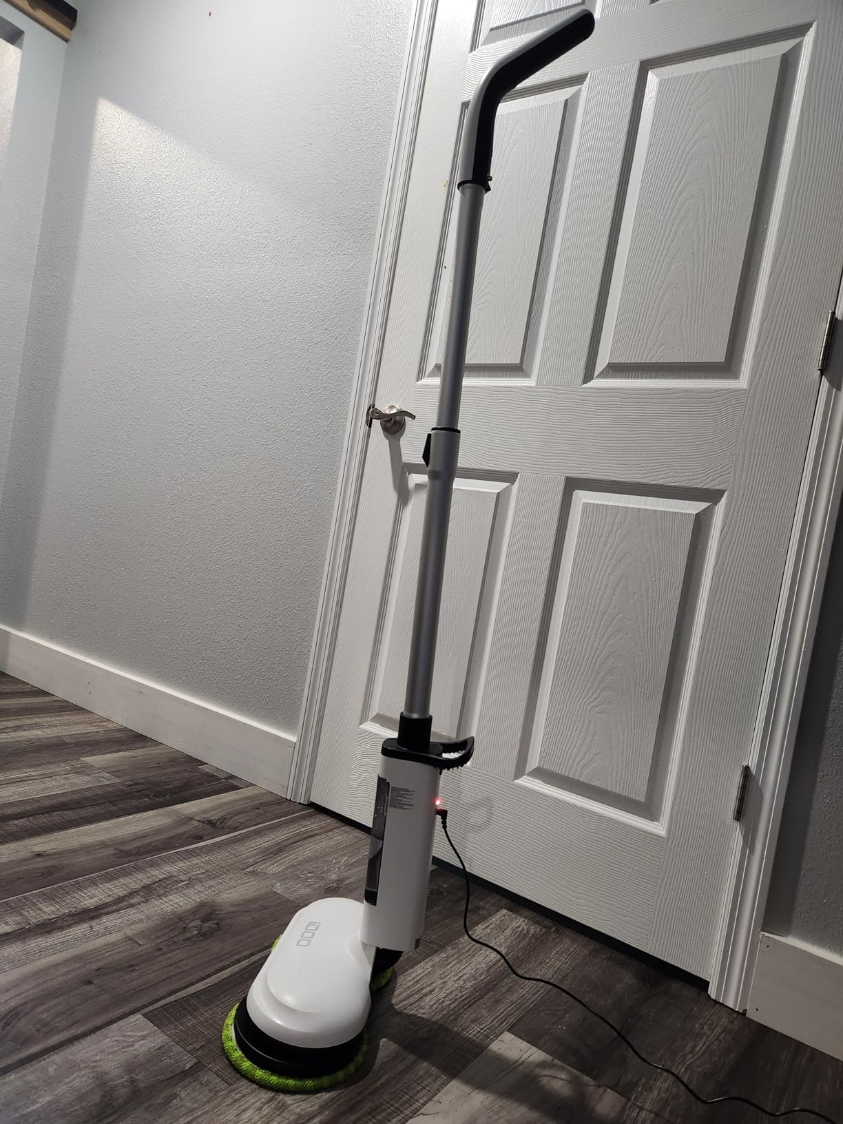 iDOO Cordless Electric Mop, Rechargeable Spin Mop with Water Spray & LED Headlight, Quiet Self Propelled Floor Cleaner, Lightweight Floor Scrubber for All Floors customer photo 2