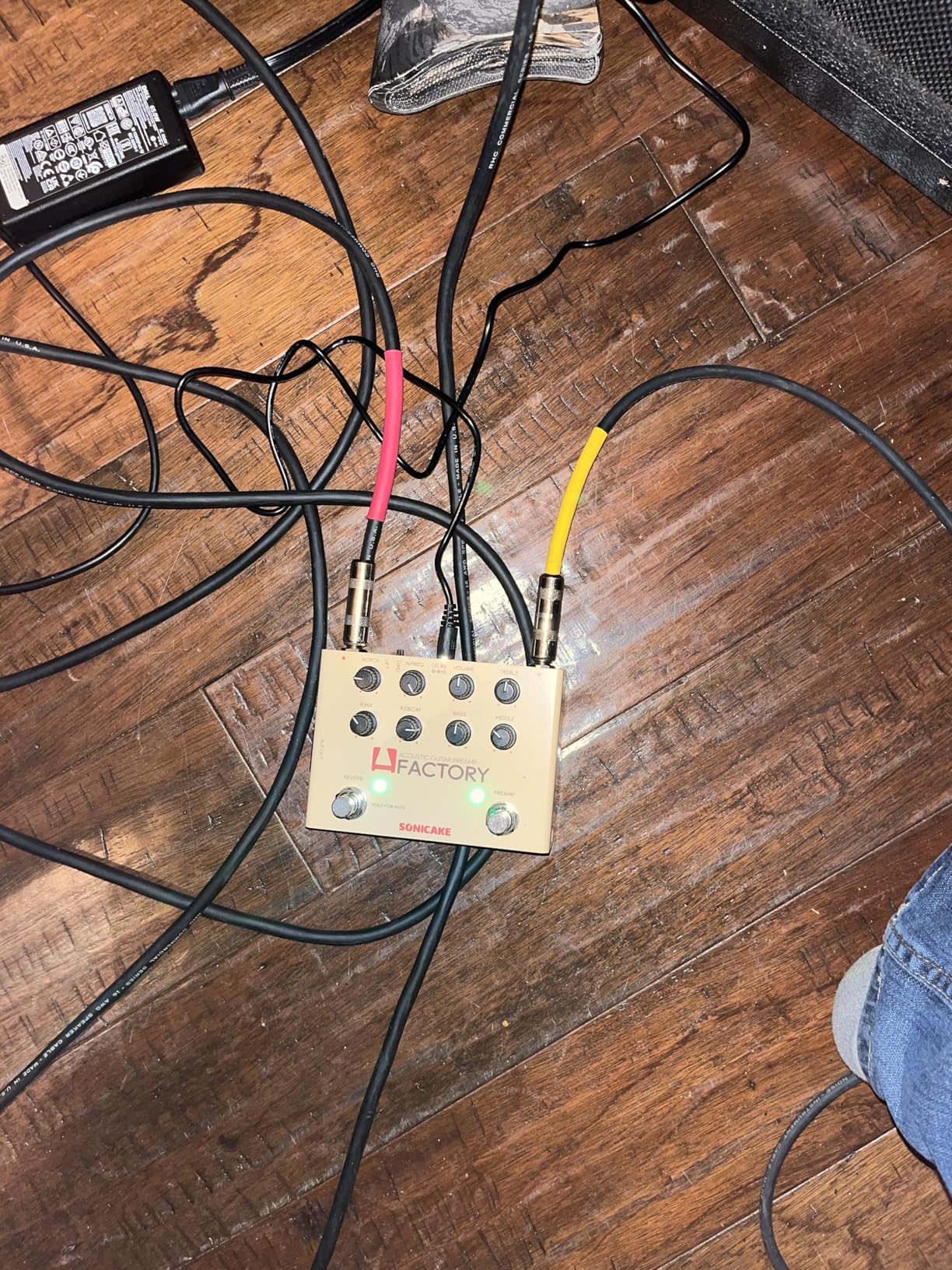 SONICAKE Acoustic Guitar Effects Pedal with Analog Preamp and Digital Reverb with XLR Output customer photo 1
