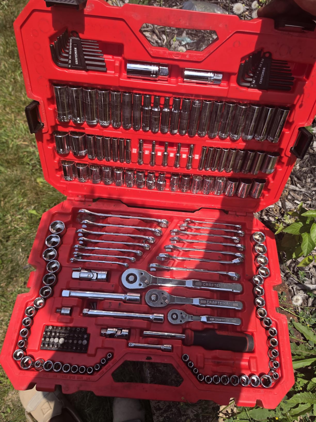 CRAFTSMAN 189 Piece Mechanics Tool Set, 1/4, 3/8 and 1/2 Inch Drive Socket Wrench Set with Thinner Ratchet, Steel 6 and 12-Point Sockets, Wrenches, Hex Keys and Specialty Bits, 90-Tooth (CMMT12134) customer photo 1