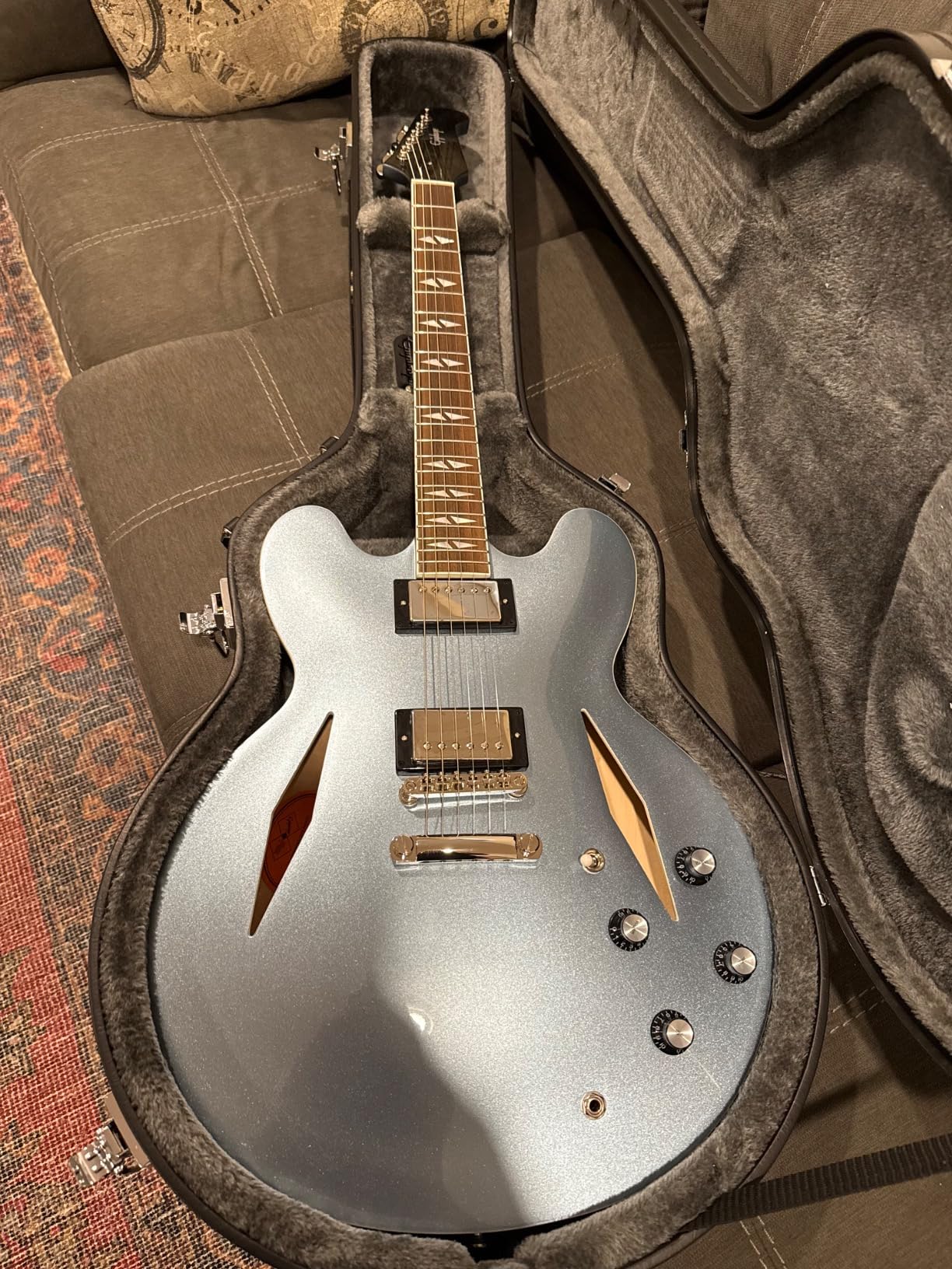 Epiphone Dave Grohl DG-335 Pelham Blue with Case customer photo 2