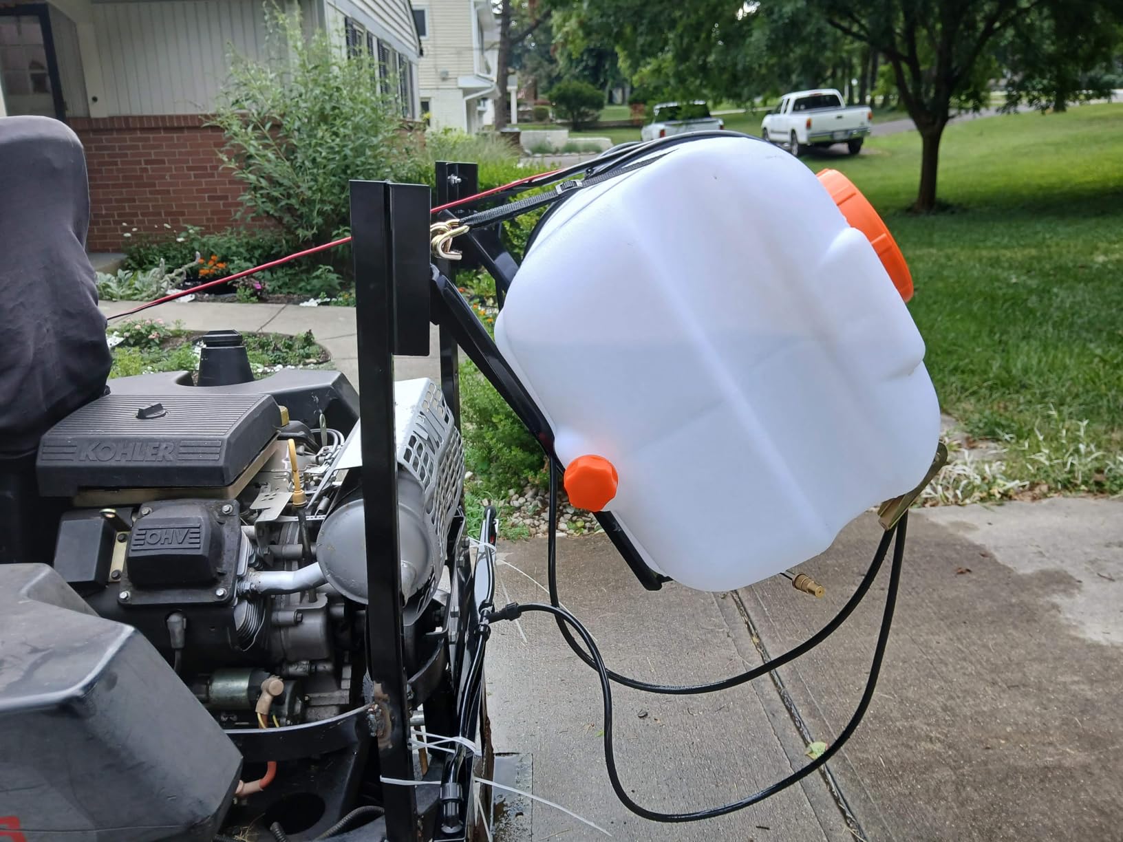 VEVOR ATV Spot Sprayer, 15.9 Gal/60L ATV/UTV Broadcast Sprayer with A Nozzle Boom, 12 V Pump Sprayer with Water Tank, 1.9 GPM Flow Rate, Adjustable 0-72 PSI, 20FT Hose, for Garden, Farm customer photo 2