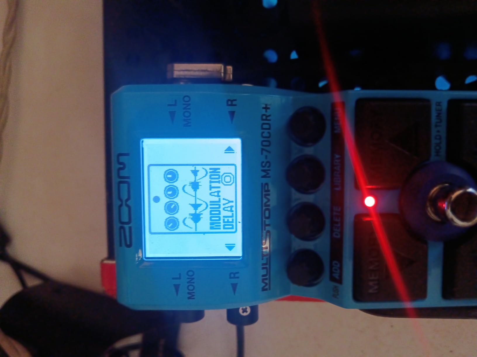 Zoom MS-70CDR+ MultiStomp Guitar Effects Pedal for Guitarists & Keyboardists with 140+ Chorus, Delay & Reverb Effects, Stereo I/O, Effect Chaining, Built-In Tuner, Battery Powered customer photo 2