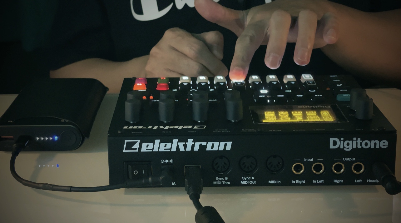Elektron Digitakt II 16-Track Drum Computer and Sampler customer photo 1
