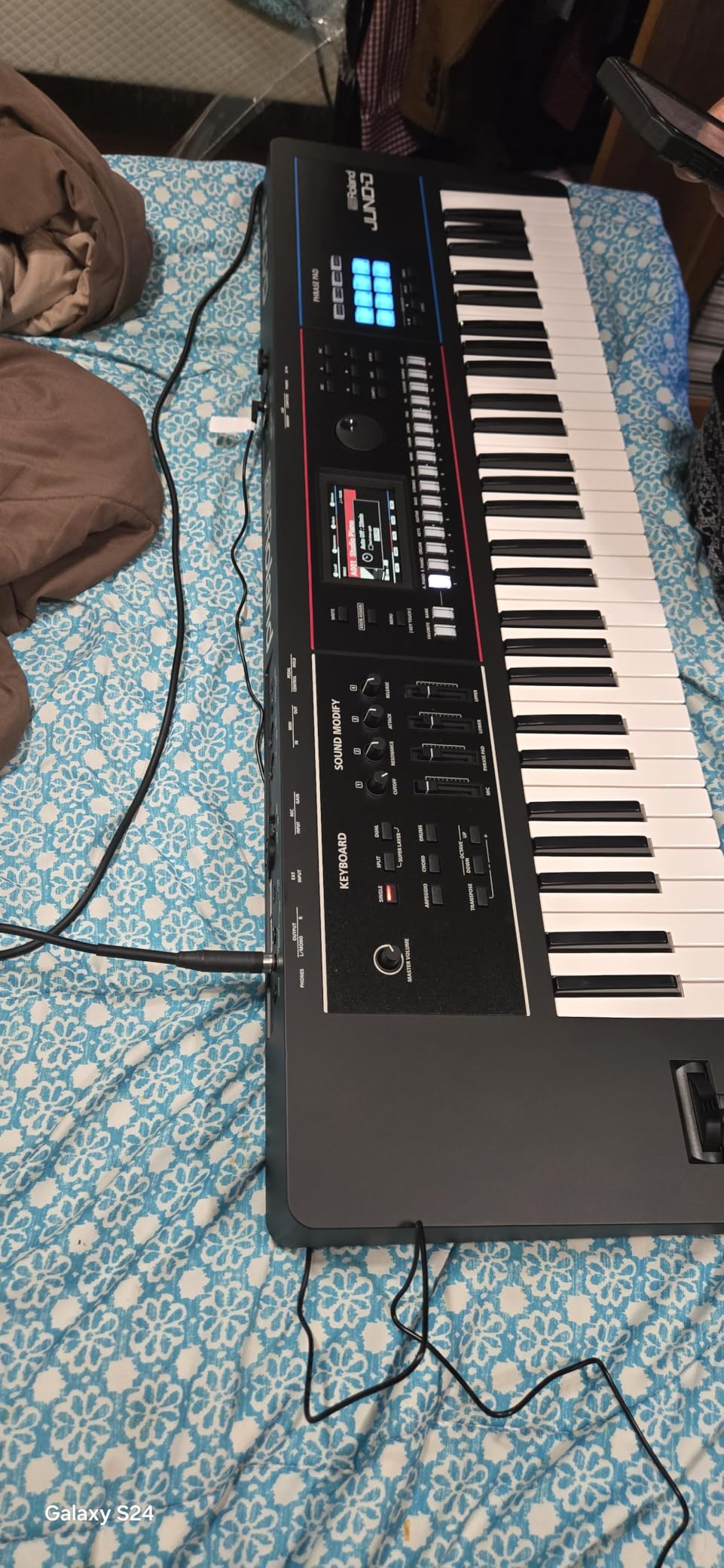 Roland JUNO-D6 Synthesizer | 61-Note Keyboard with Synth Action | ZEN-Core Engine with Over 3800 Onboard Sounds | USB-C Audio/MIDI Interface customer photo 1
