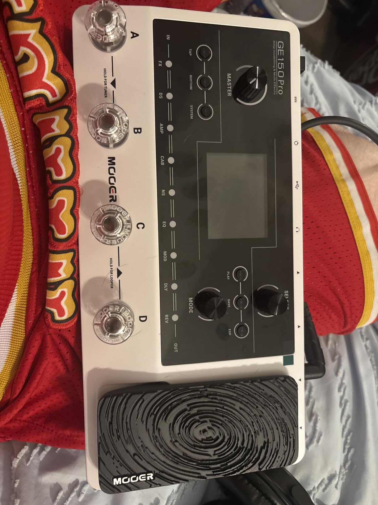 MOOER GE150 Pro Guitar Multi Effects Processor, 200 Presets & 170 Effects, NAM & MNRS Support, 55 Amp Models, 26 Cab Sims, 20 IR Slots, USB OTG Recording, 4-Footswitch, Looper & Expression Pedal customer photo 1