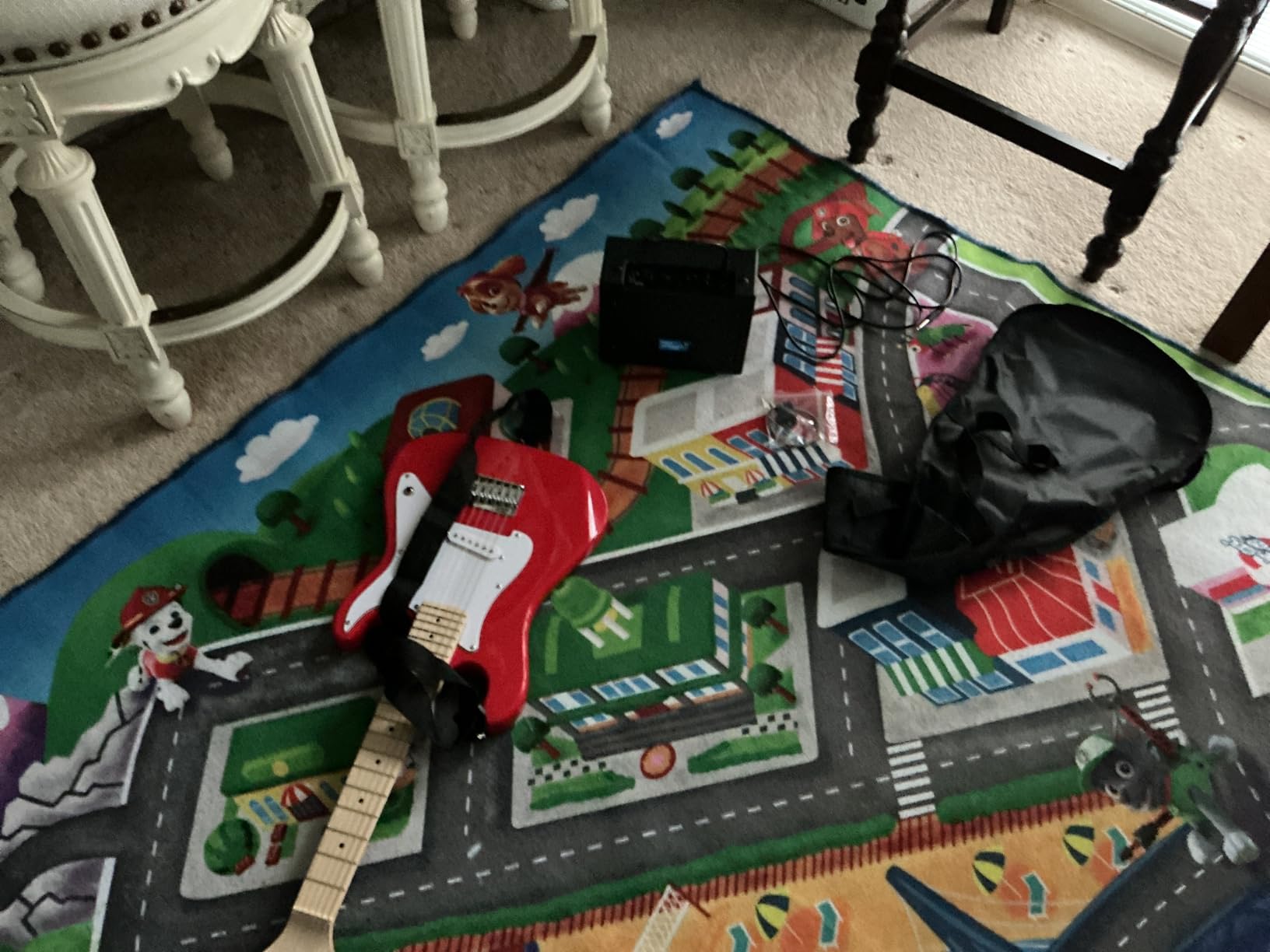 32 Inch Kids Electric Guitar Beginner Kit, Junior Size Mini Electric Guitar for Children with 5W Amplifier and Guitar bag, Unisex Red customer photo 1