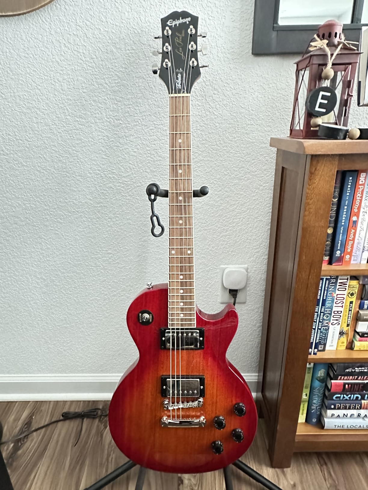 Epiphone Les Paul Tribute, Heritage Cherry Sunburst customer photo 2