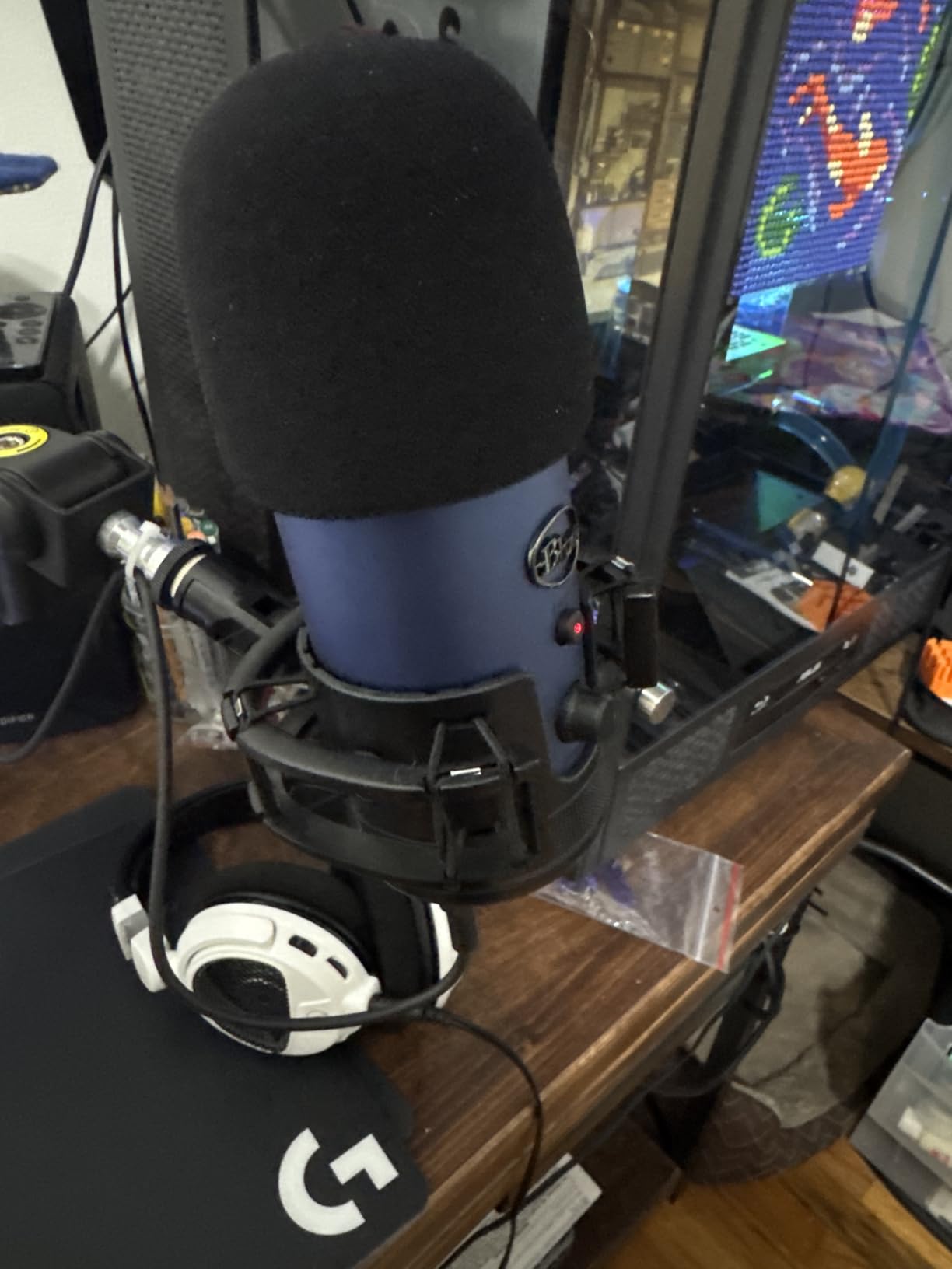 Custom Built for Blue Yeti Shock Mount with Pop Filter, 2026 Upgrade Anti-Vibration Suspension Elastic Shock Mount Holder Clip Mics Stand with Screw Adapter Compatible with Yeti Microphone customer photo 1