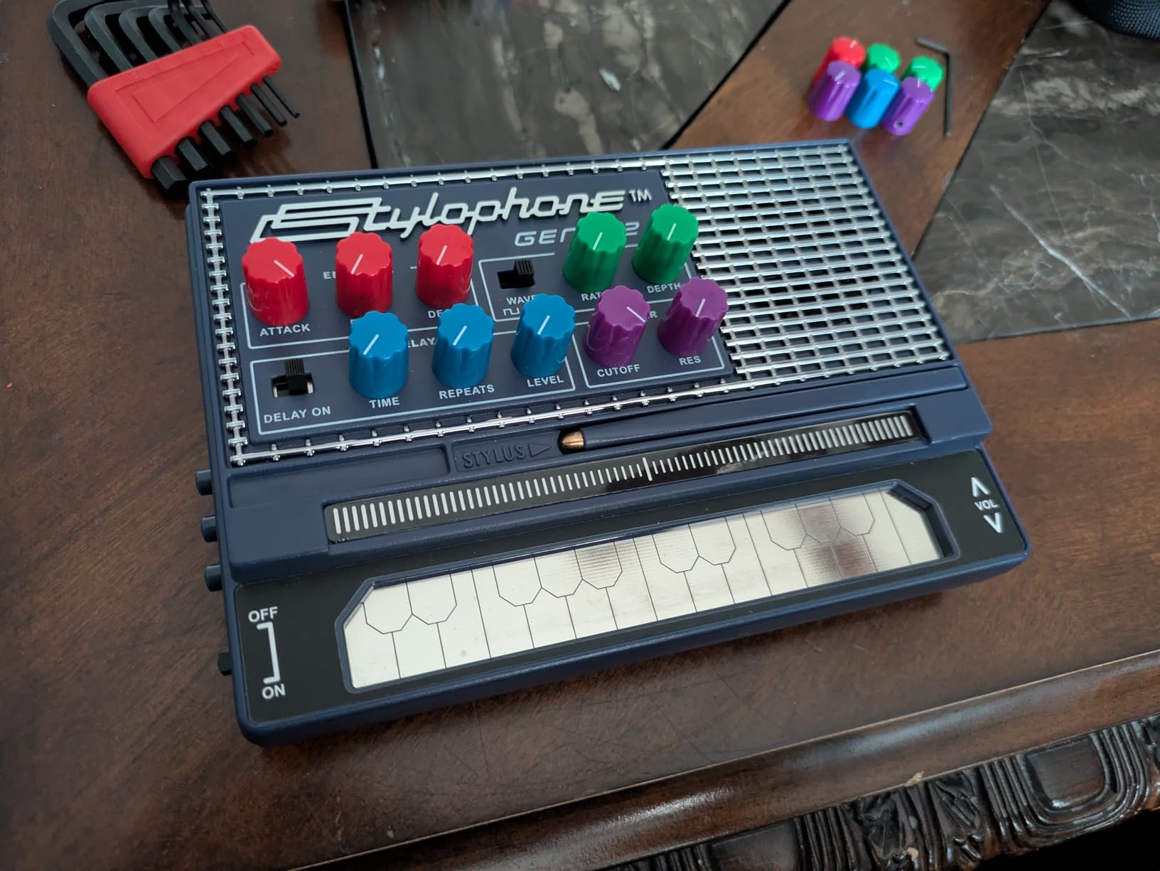 Stylophone GENX-2 Portable Analogue Synthesizer with Built-in Speaker, LFO, Filter, Analogue Delay and CV/Gate Output customer photo 2