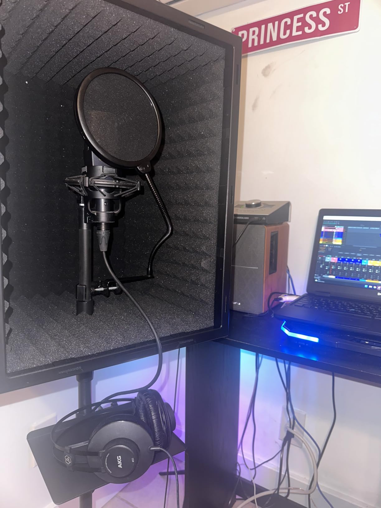 TONOR Microphone Isolation Shield, Professional Mic Shield for Studio with Tripod Stand, Adjustable Height Max 53.1 inch, Sound Proof Box for Singing, Recording Studio Equipment customer photo 1
