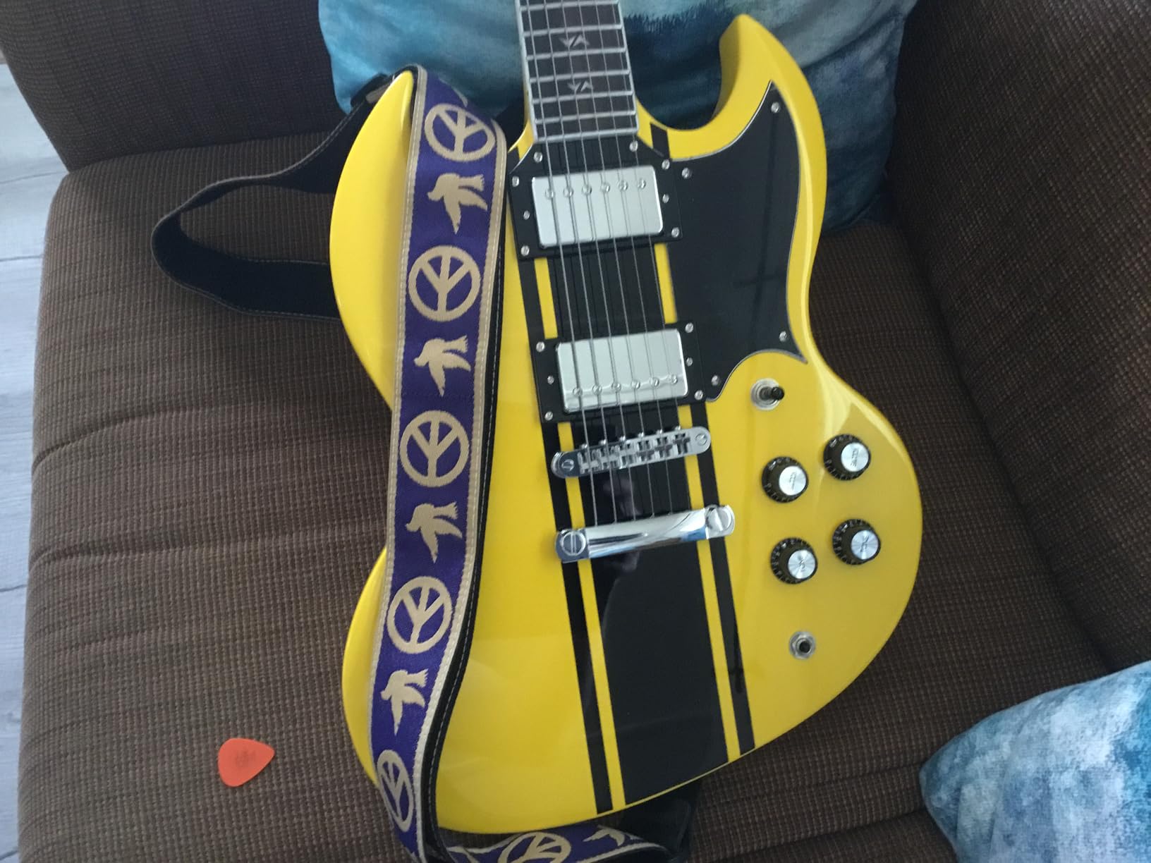 WestCreek RACER Solid Body Electric Guitar, SG guitar, Rounded End Frets, Bone nut, Rosewood Fingerboard, Mahogany Body (Black-Red Stripe) customer photo 1