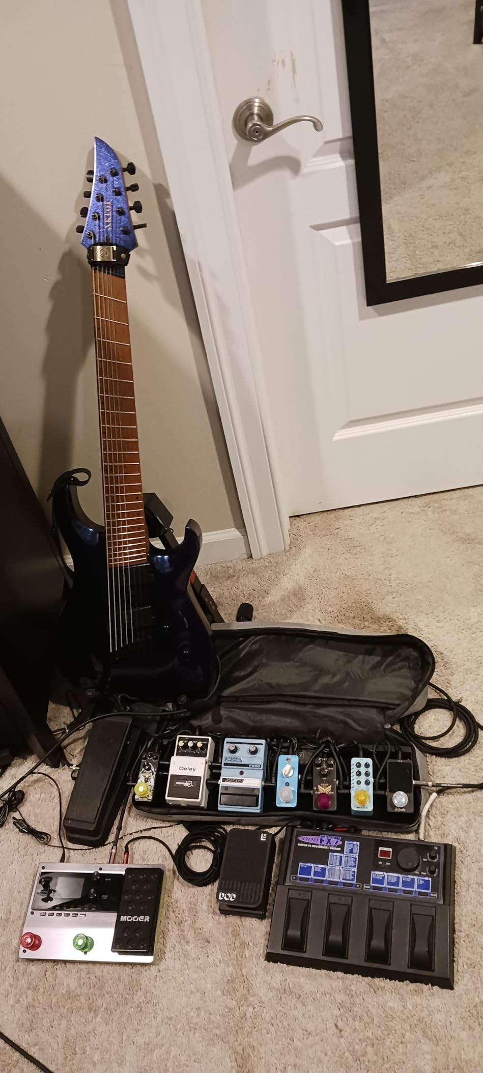 AKLOT Multi-Scale 8-String Electric Guitar: Roasted Maple Neck with String-Through Bridge, Okoume Body, HH Pickup, Gig Bag, Strap, String Mute, Distortion Pedal, XRN-8 TB customer photo 1