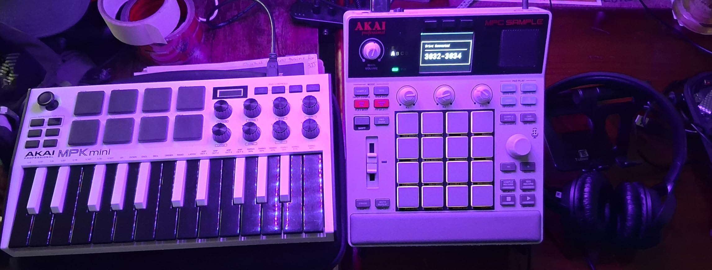 Akai Professional MPC Sample Standalone Portable Sampler, Sequencer and Effects Processor customer photo 1