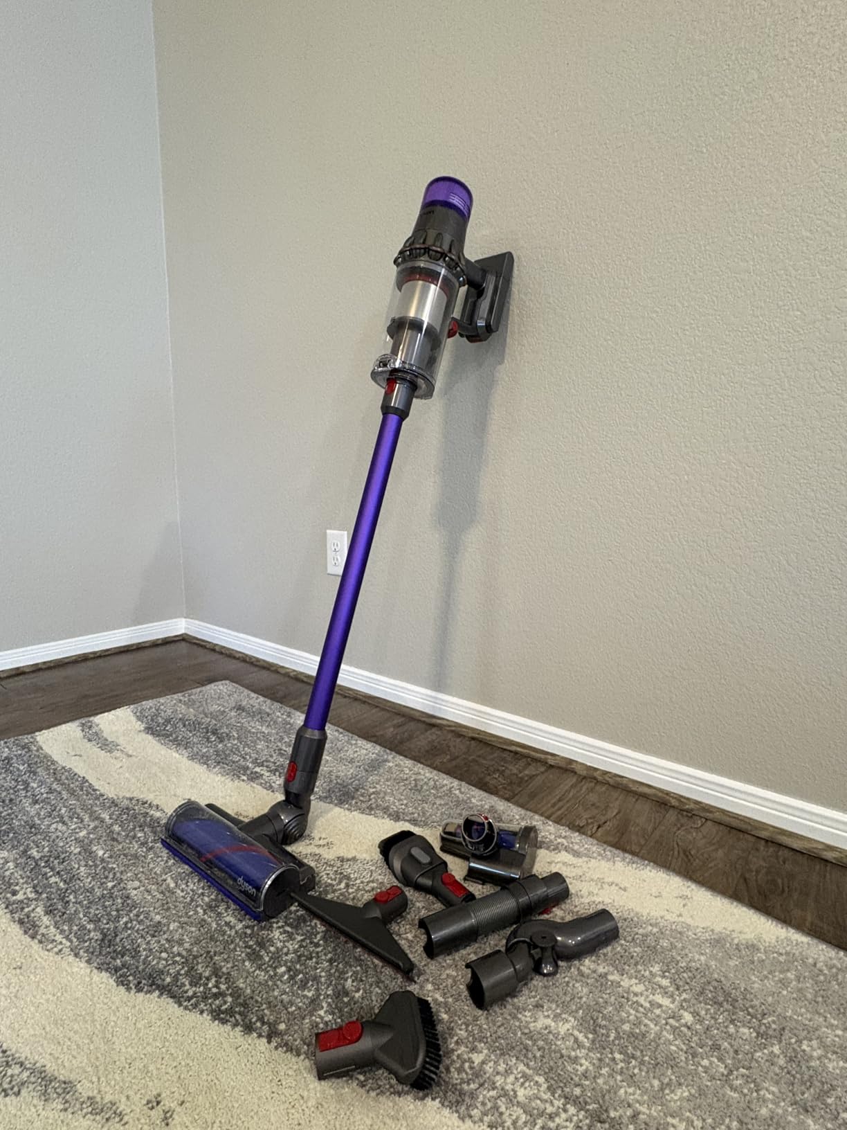 Dyson V11 Extra (Nickel/Purple) customer photo 1