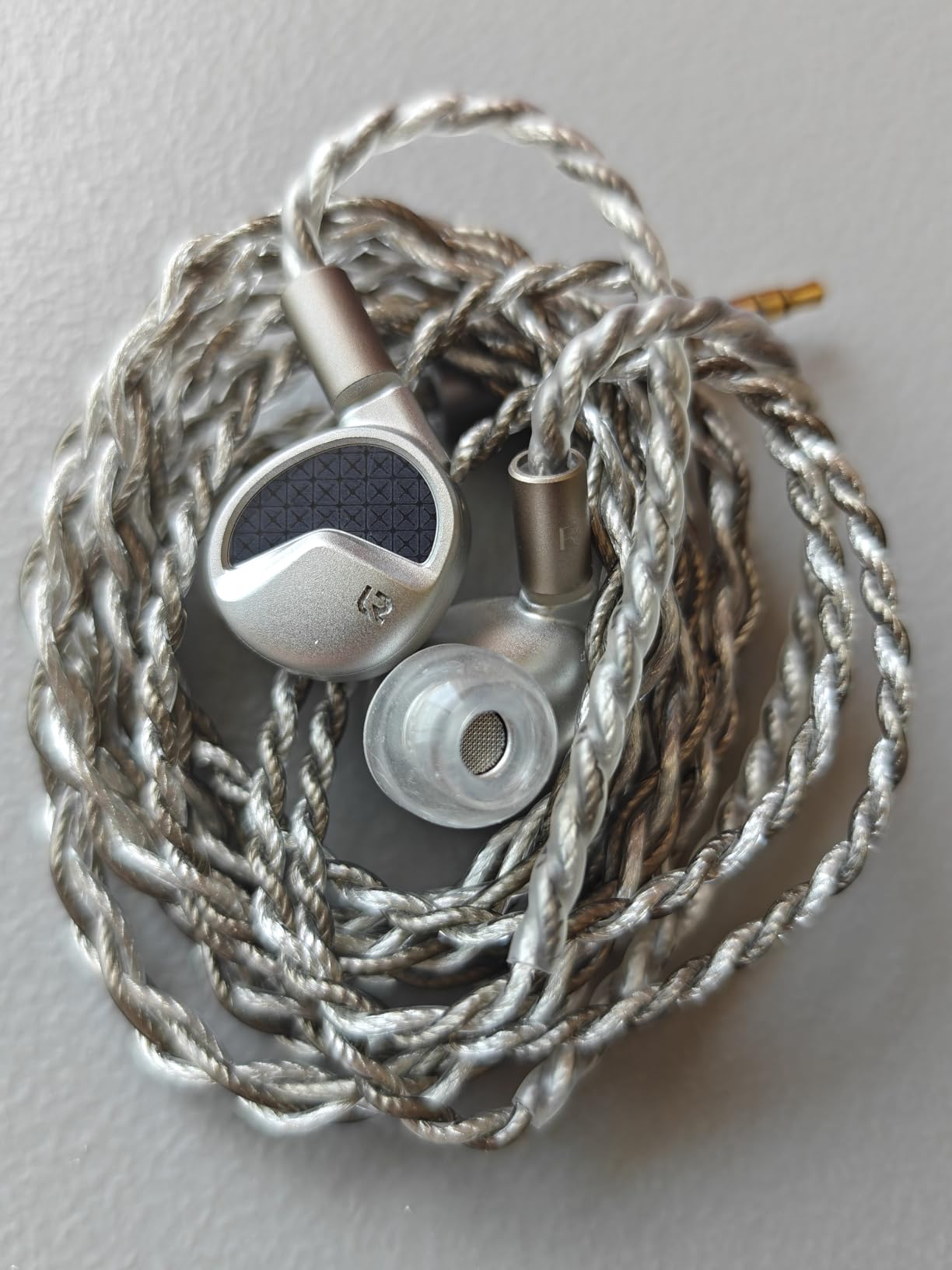 Letshuoer Astralis 15.5mm 5th-Generation Planar Diaphragm Driver Hi-Fi in-Ear Monitors, HiFi Wired in Ear Earbuds, Planar IEMS with Detachable Silver-Plated Copper Cable for Audiophiles Musicians customer photo 1