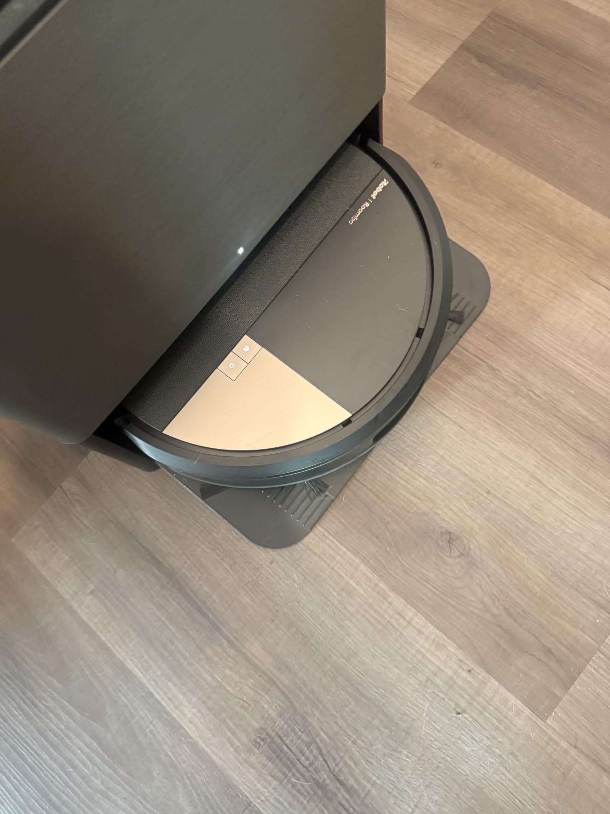 iRobot Roomba 705X Robot Vacuum & Mop Combo, 175x More Suction, Extending Self-Cleaning Roller Mop, Multifunction Dock, 75 Day Self-Emptying, Hot Wash/Dry, AI Obstacle Avoidance, Ideal for Pet Hair customer photo 1