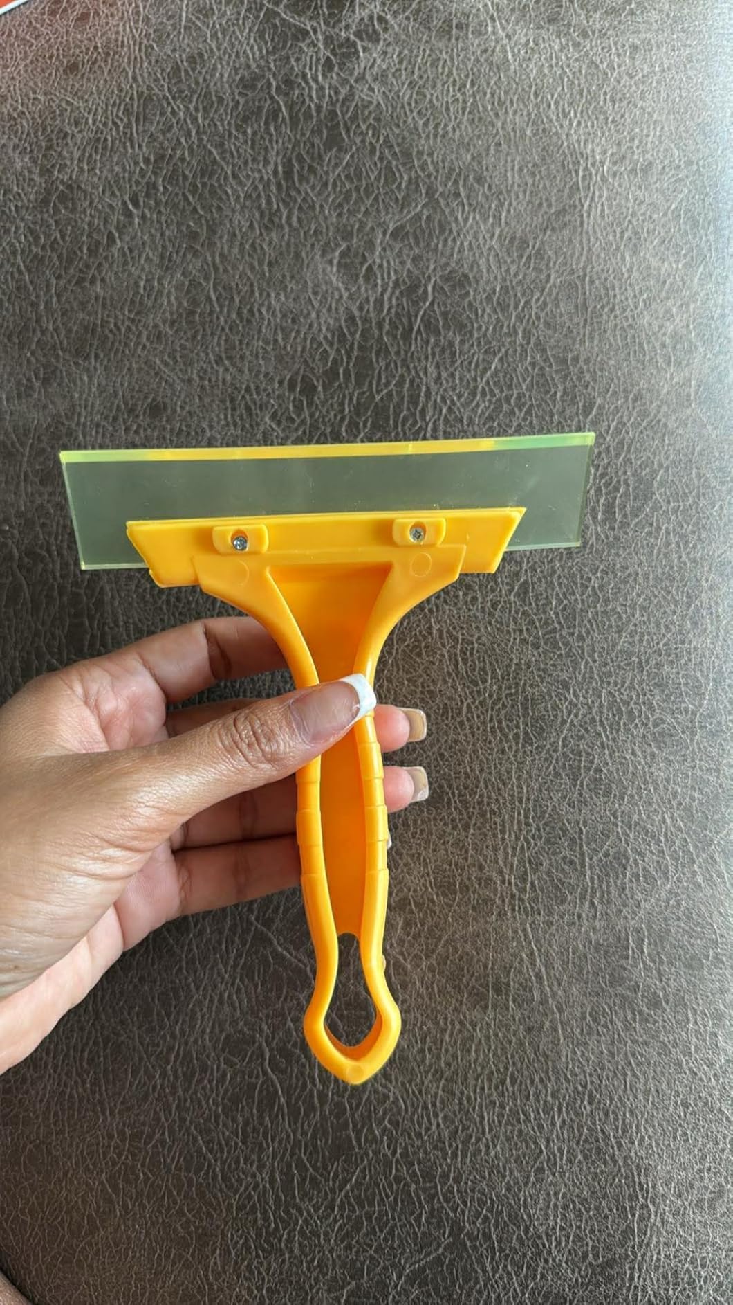 Window Vacuum Squeegee Cordless, 2000Pa Electric Window Cleaner Tool with Power Blade, Handheld Window Cleaning Kit for Streak-Free Glass, Shower Doors, Mirrors, Tiles, Car Windows customer photo 1